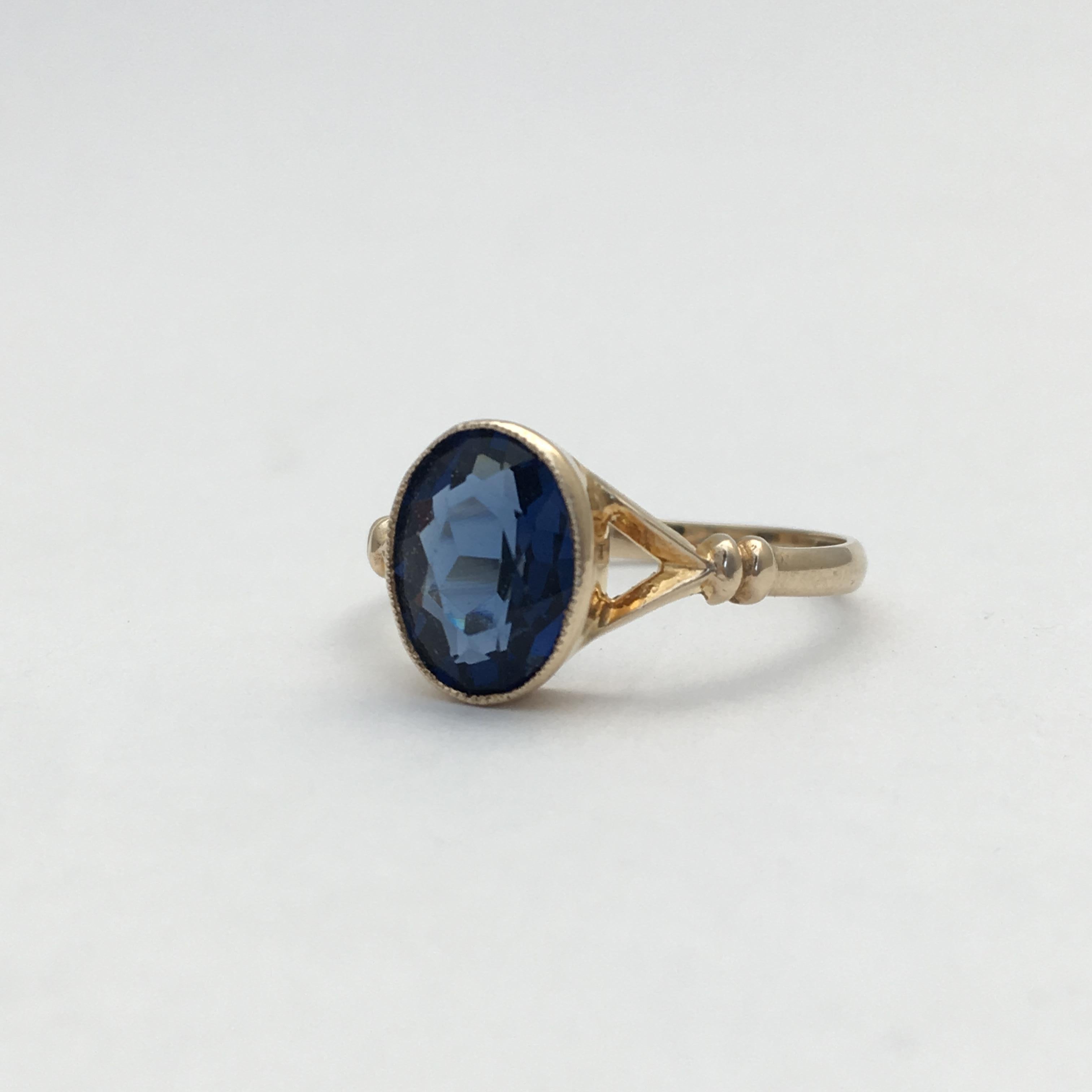 Gold Vintage Jewelry Blue Glass Synthetic Gemstone Paste Ring 1920s Dainty For Sale 3