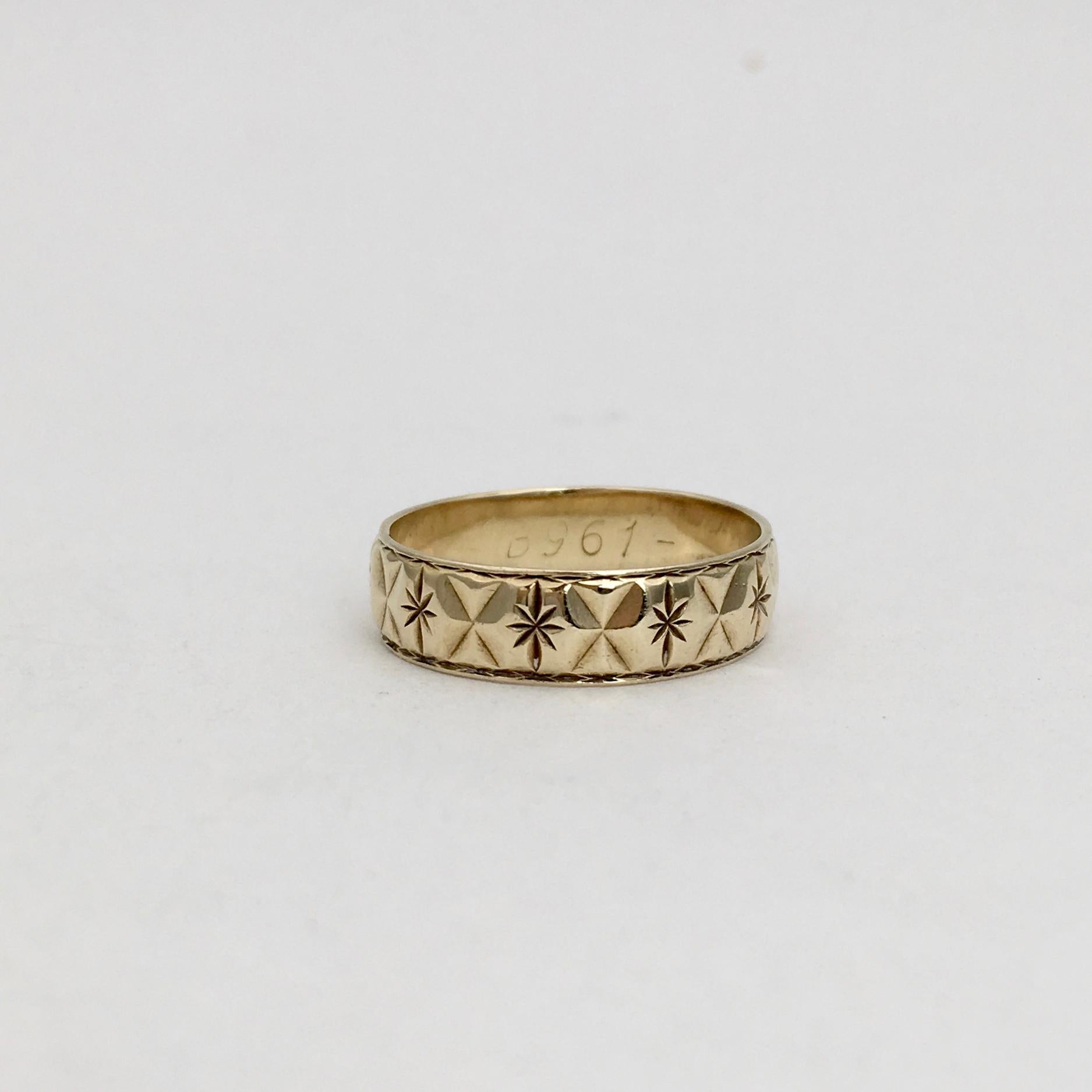 Gold Vintage Jewelry Engraved Stars Wedding Band Stacking Ring English, 1980s 2
