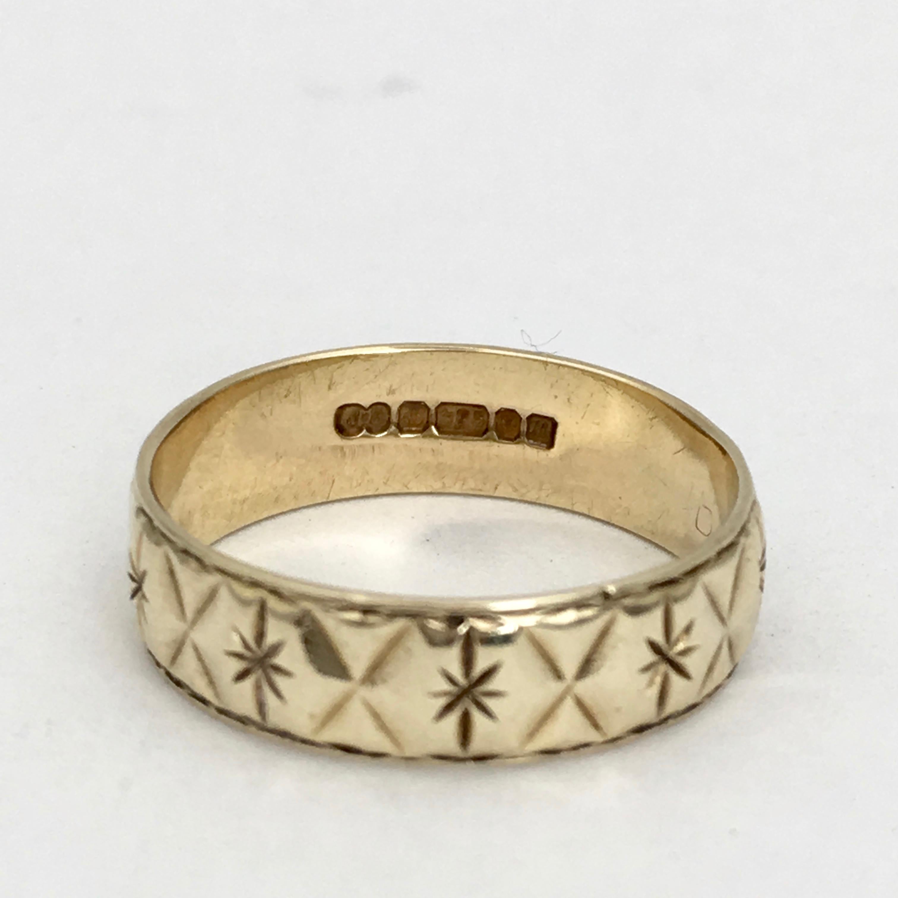 Gold Vintage Jewelry Engraved Stars Wedding Band Stacking Ring English, 1980s 4
