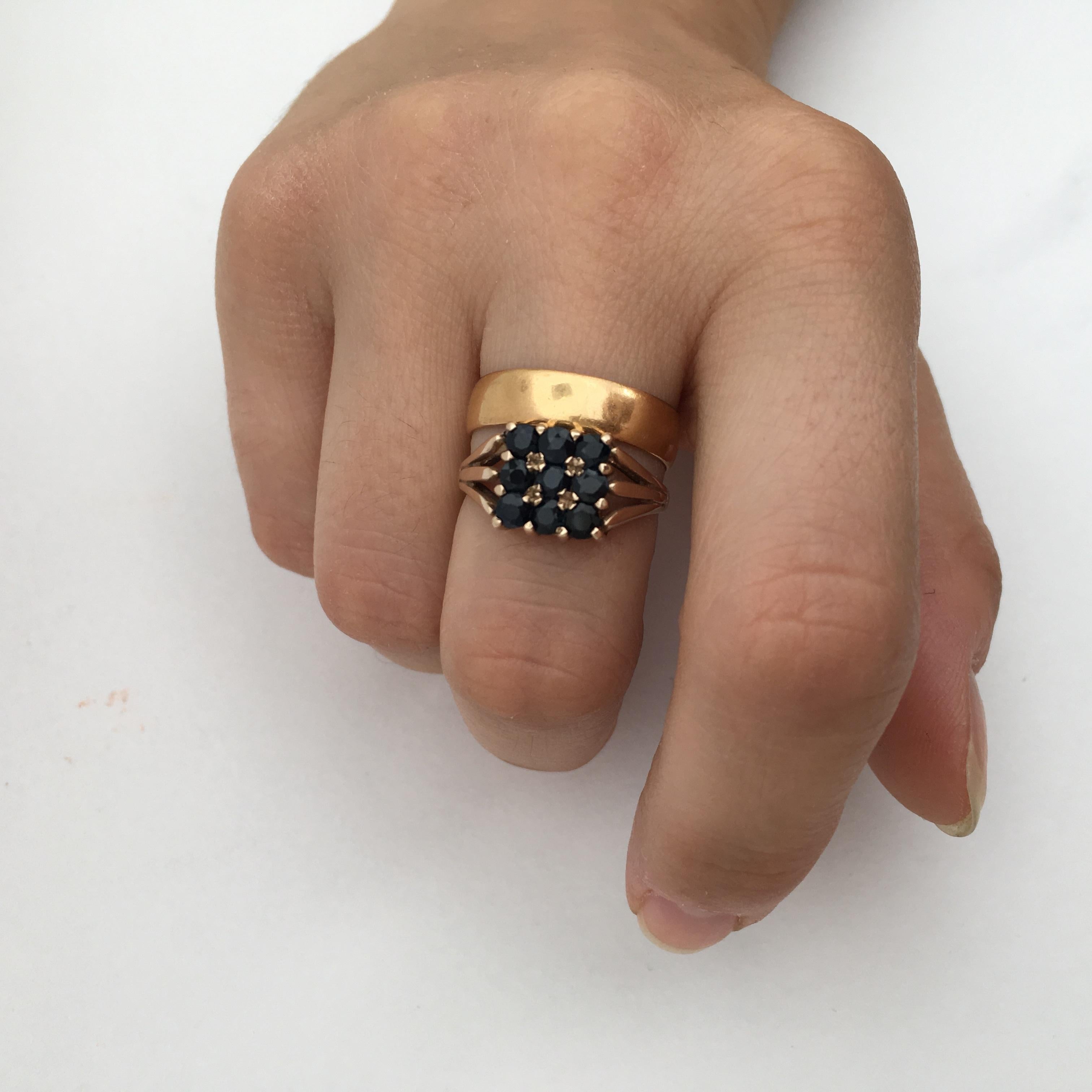 Gold Vintage Jewelry Sapphire Gemstone Square Cluster Ring 1970s Dark Blue For Sale 6