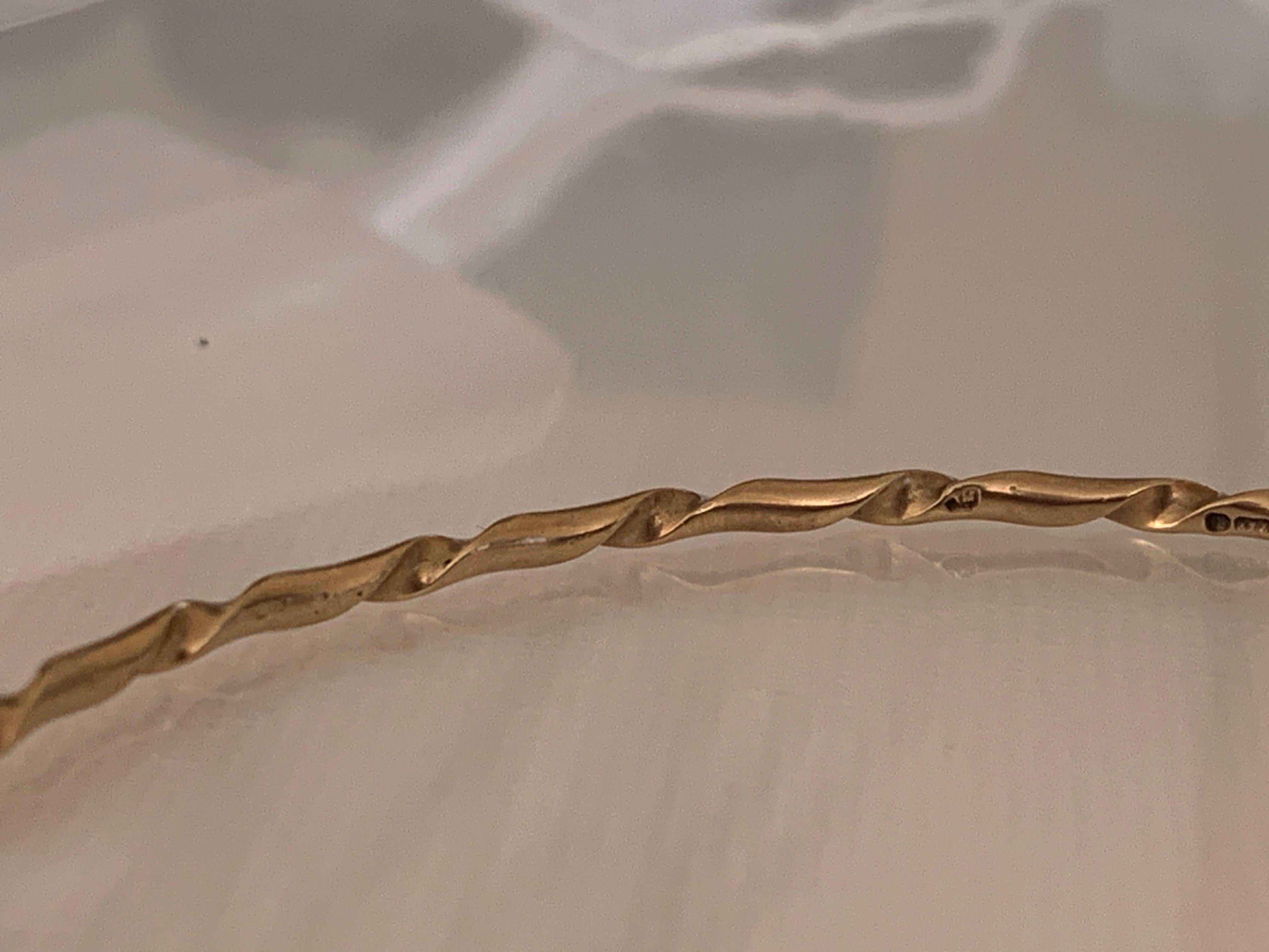 Brazalete Twist Vintage de oro Sellos británicos Circa 1978 en Bueno estado para la venta en London, GB