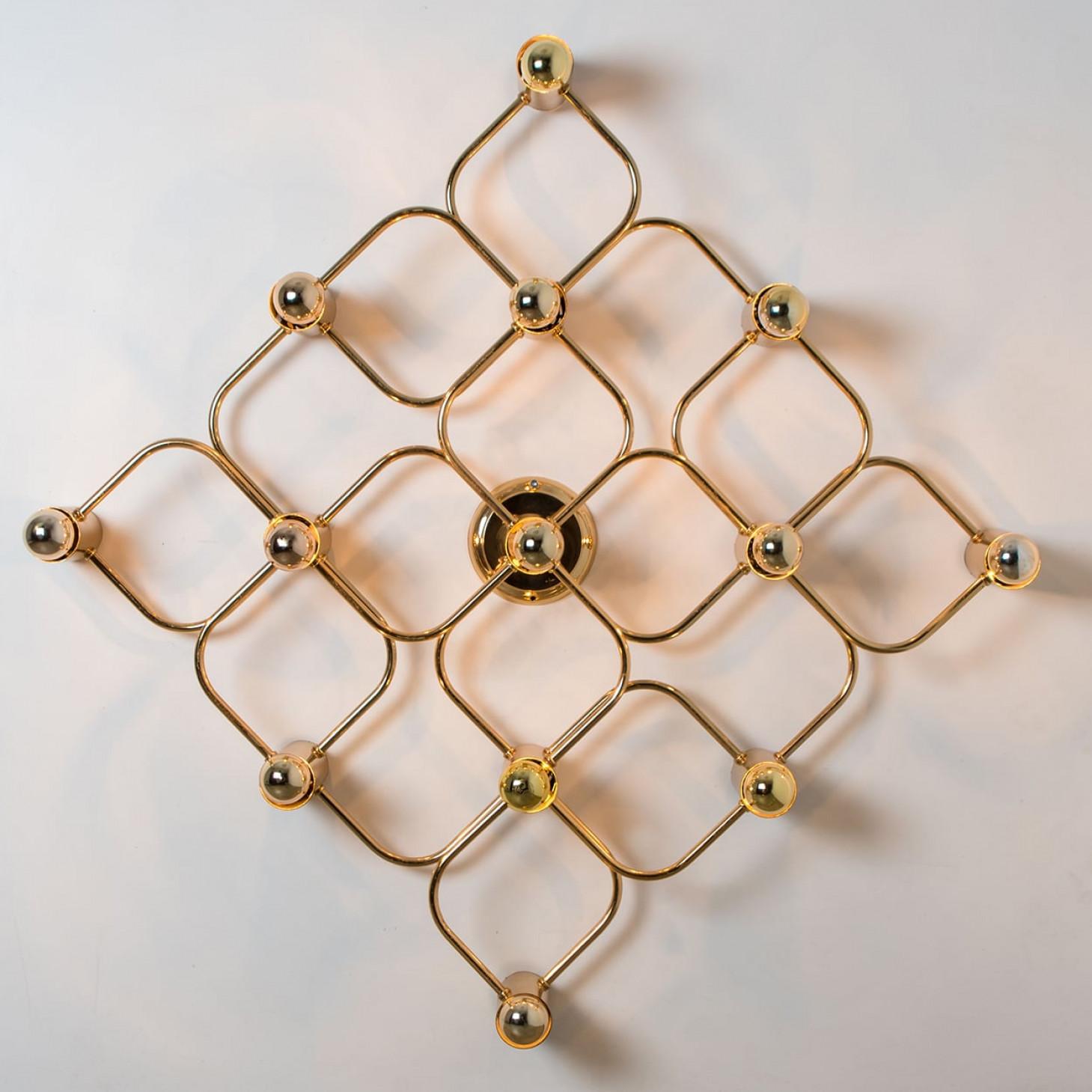 Autre Gold Wall Light/Flush Mount by Sciolari, 1970s en vente