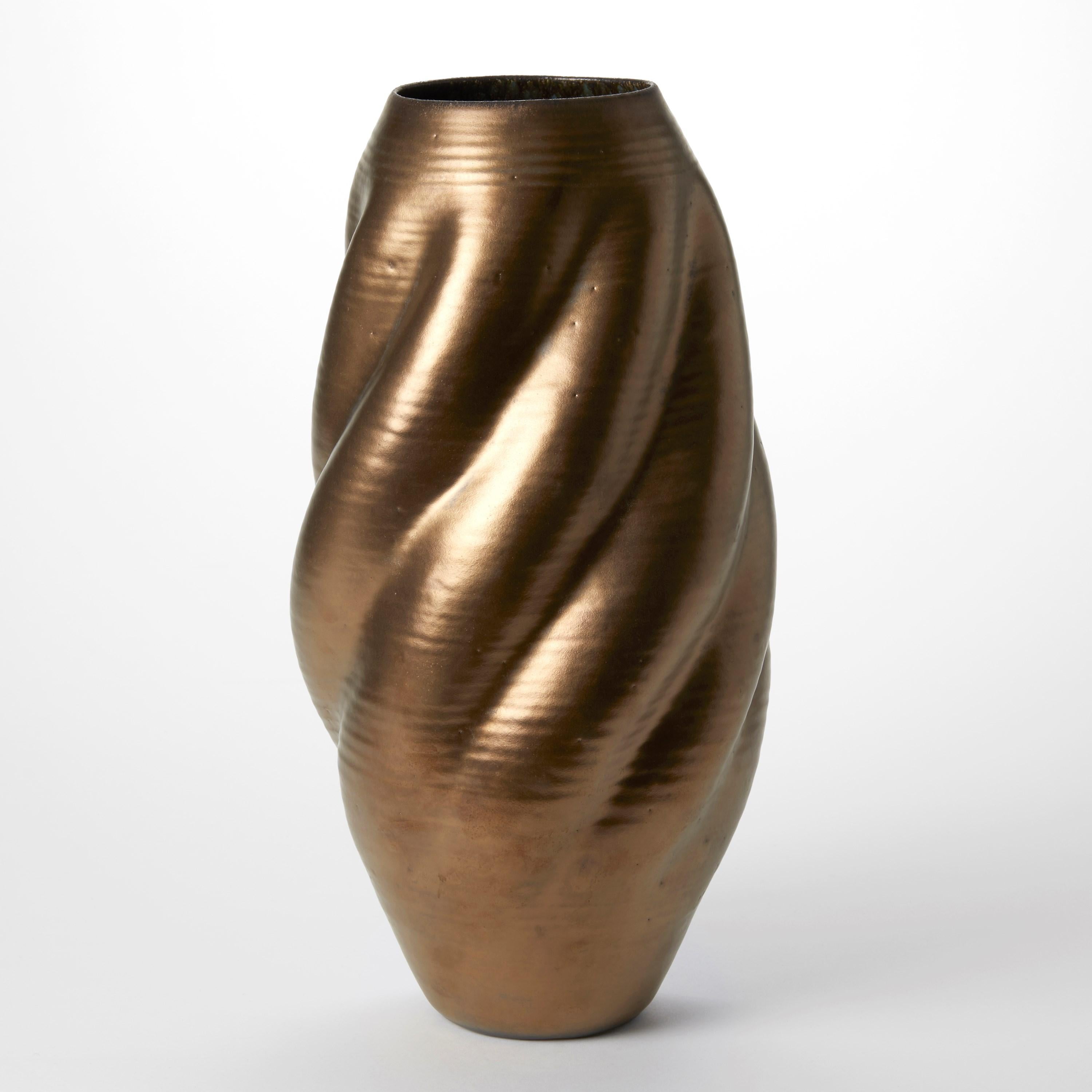 Fatto a mano Gold Wave Form No 133, un vascello a spirale di Nicholas Arroyave-Portela in vendita