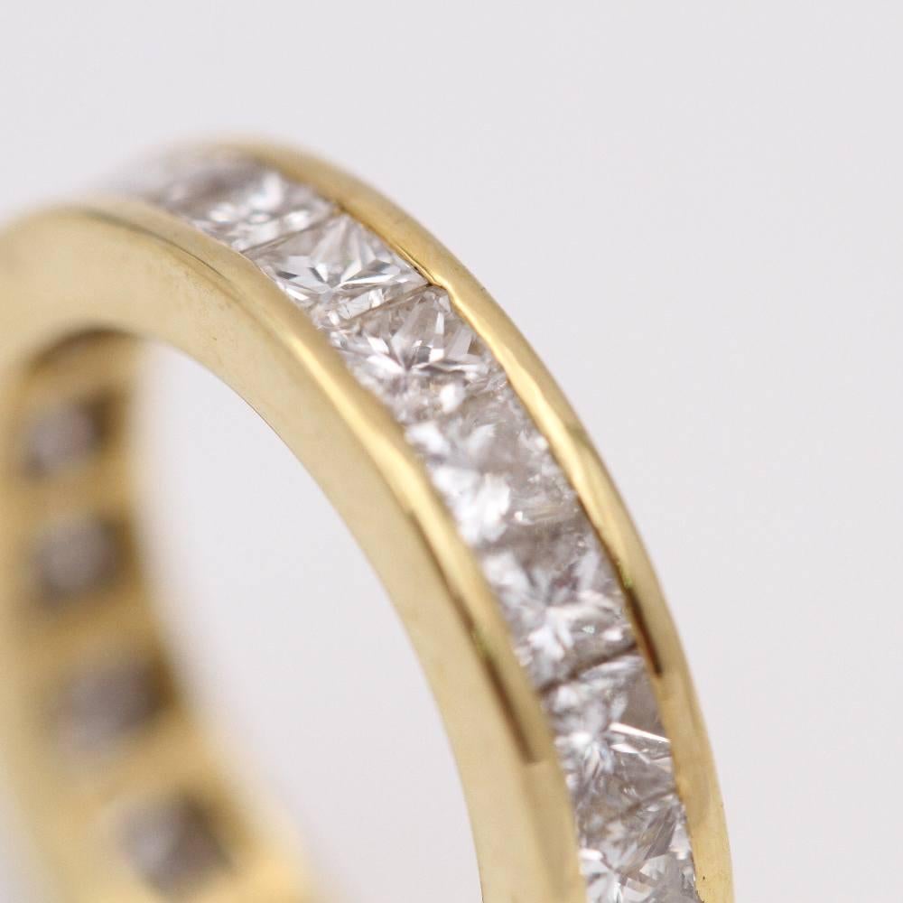 Gold Wedding Ring with Princess Cut Diamonds. Second hand In Good Condition For Sale In Barcelona, CT
