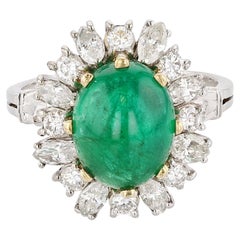 Bague en or blanc, émeraude cabochon et diamants