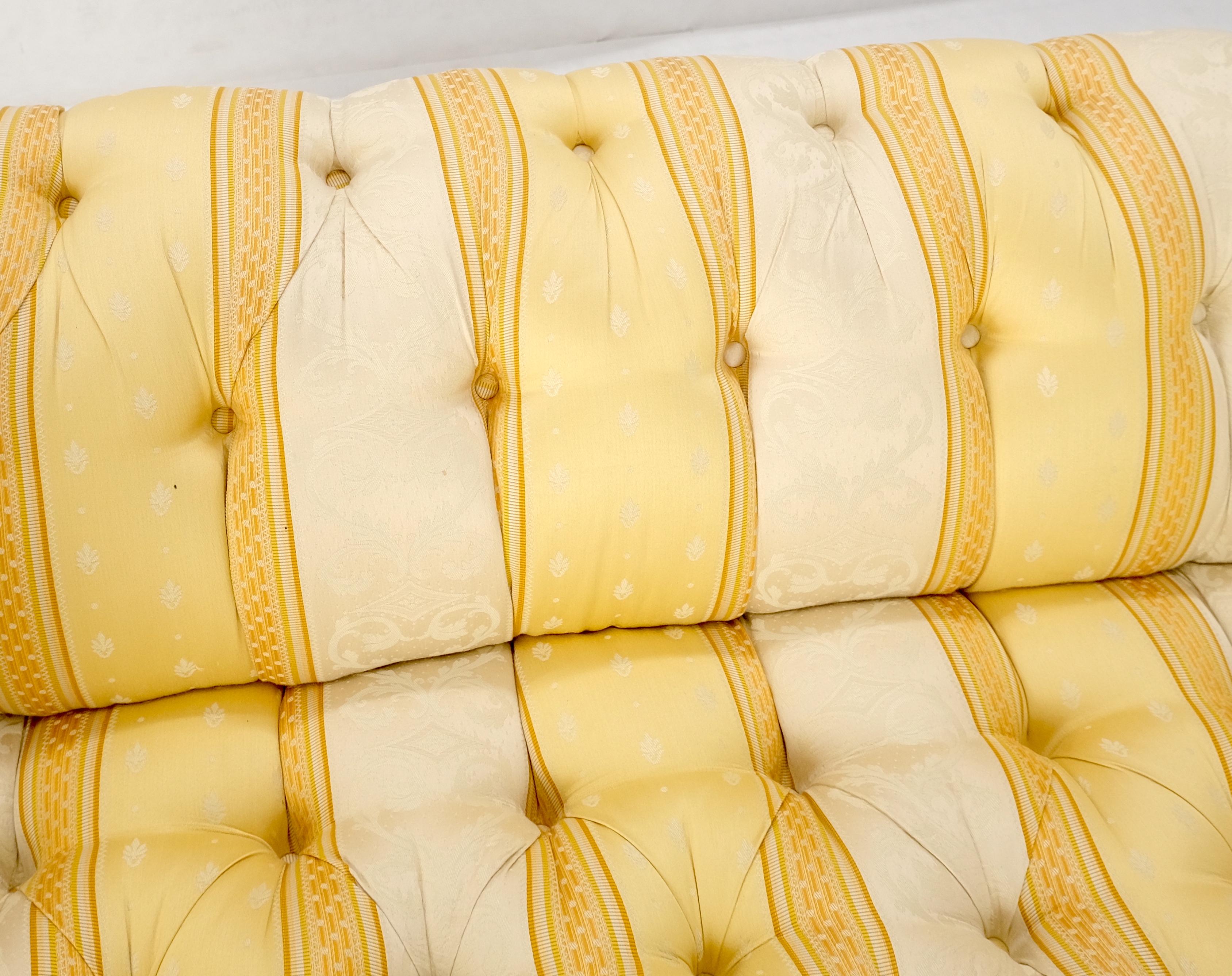 Américain Gold & White Stripe Silk Upholstery Tufted Sofa Loveseat Tassels Decorated MINT ! en vente