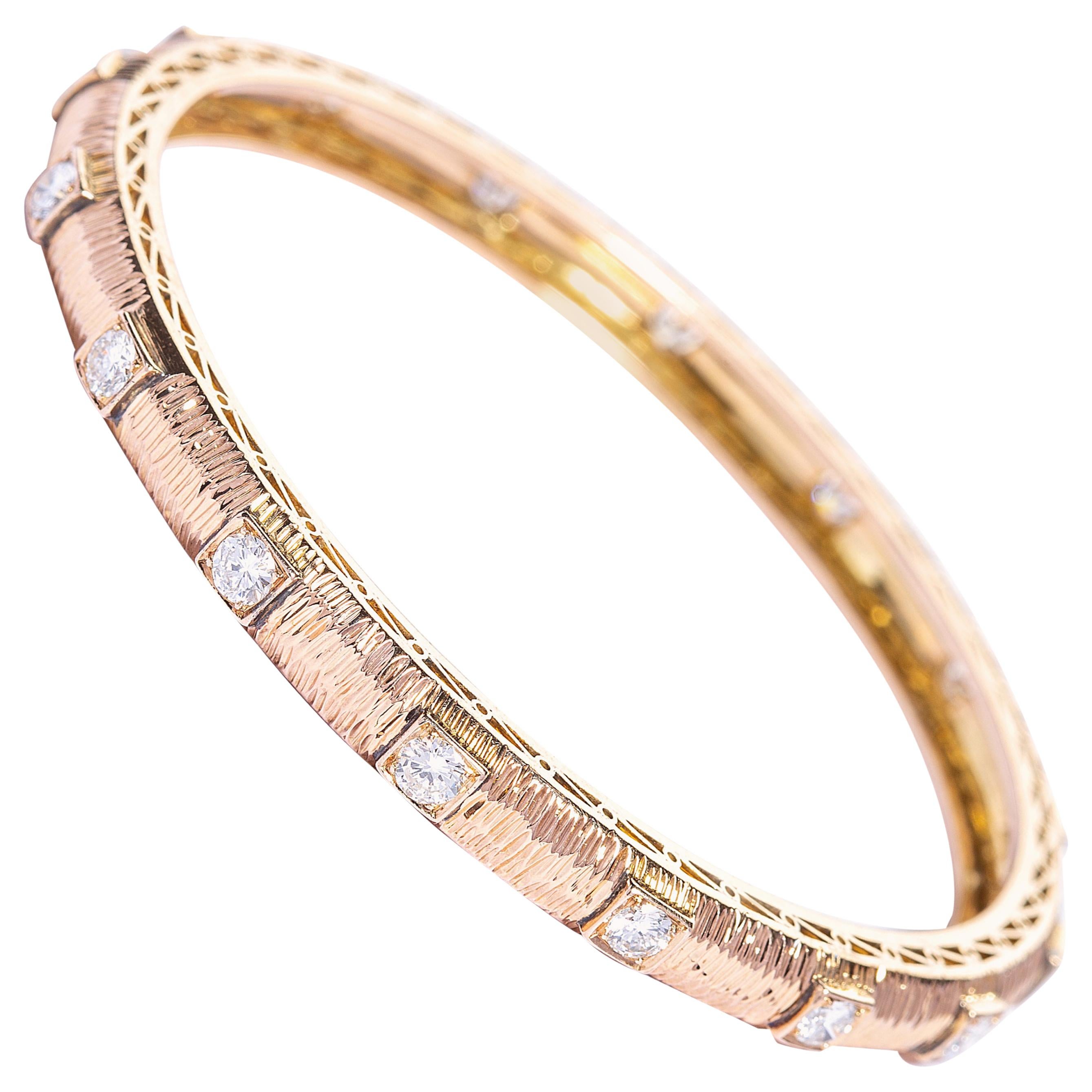 Gold Wire Bracelet with Diamonds in 18 Karat Gold For Sale