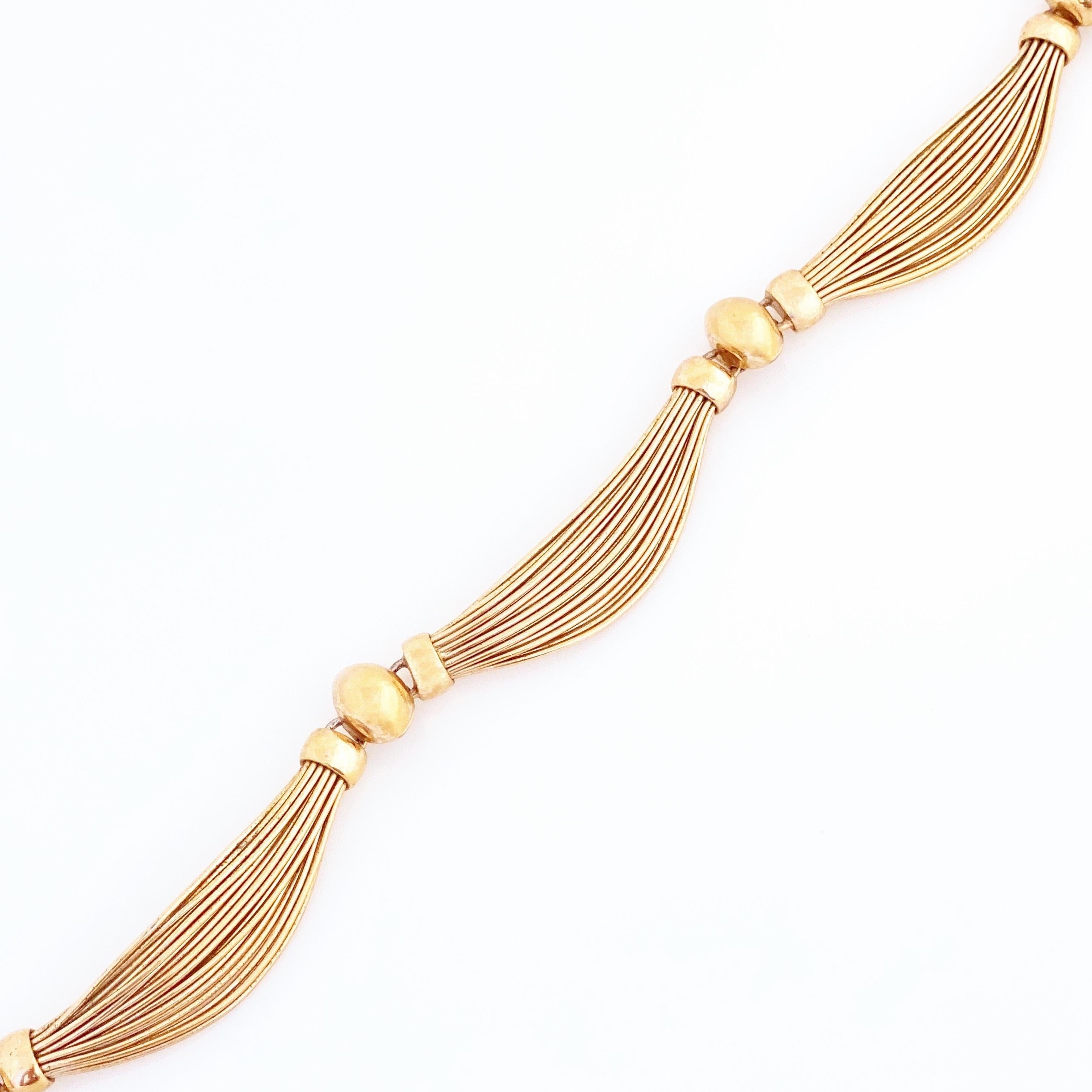 Gold Wire Scalloped Choker By Napier, 1960s In Good Condition In McKinney, TX