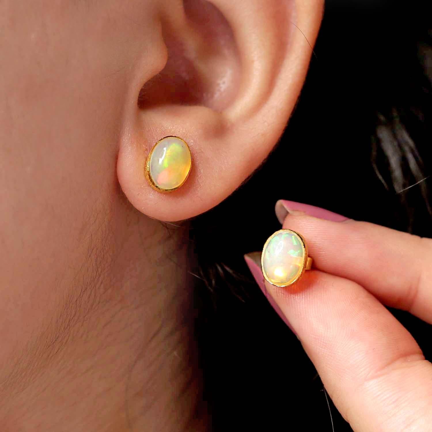 Women's 18k Gold with 2.67cts Opal Earring