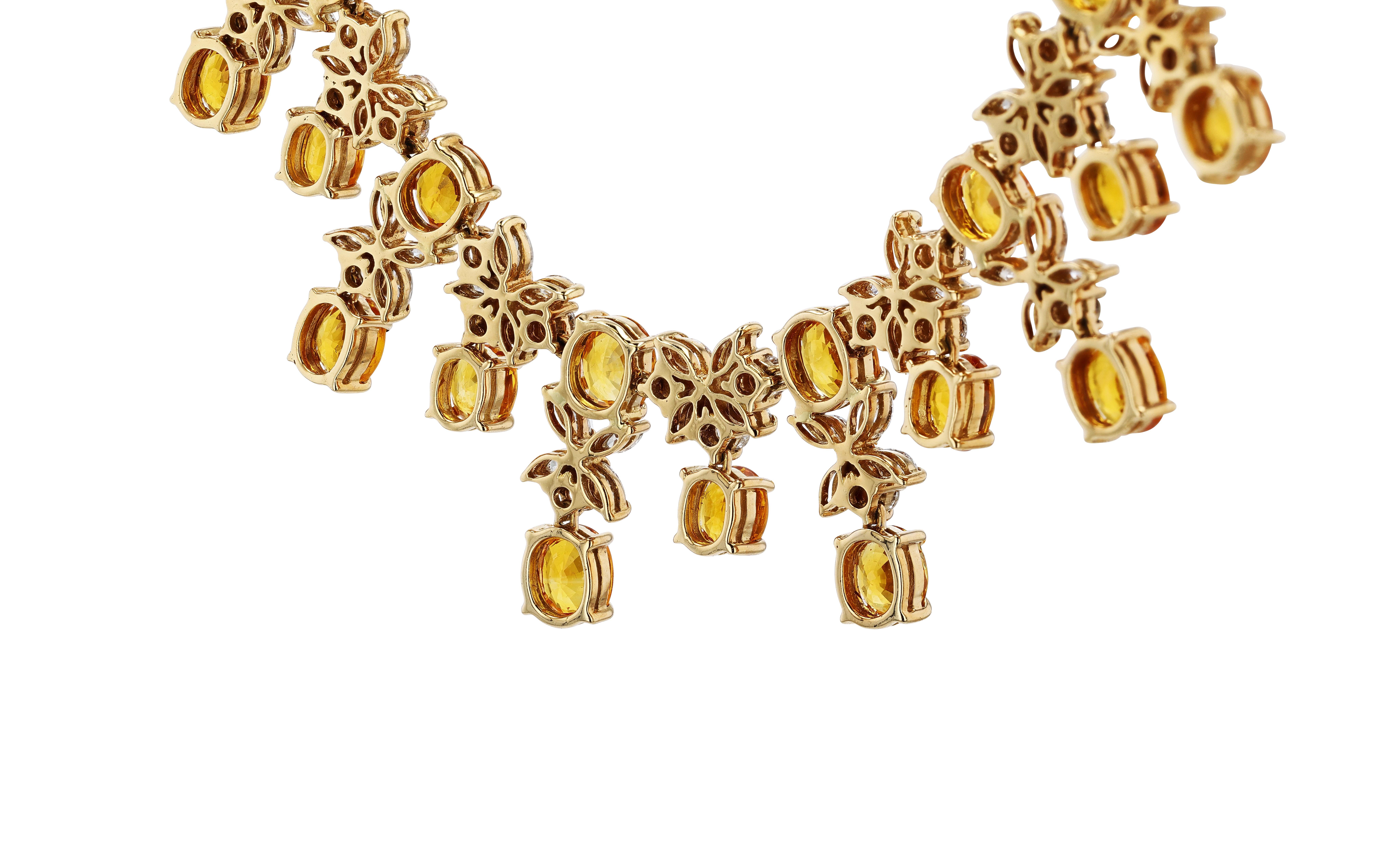 Après-guerre Collier en or, saphir jaune et diamants en vente