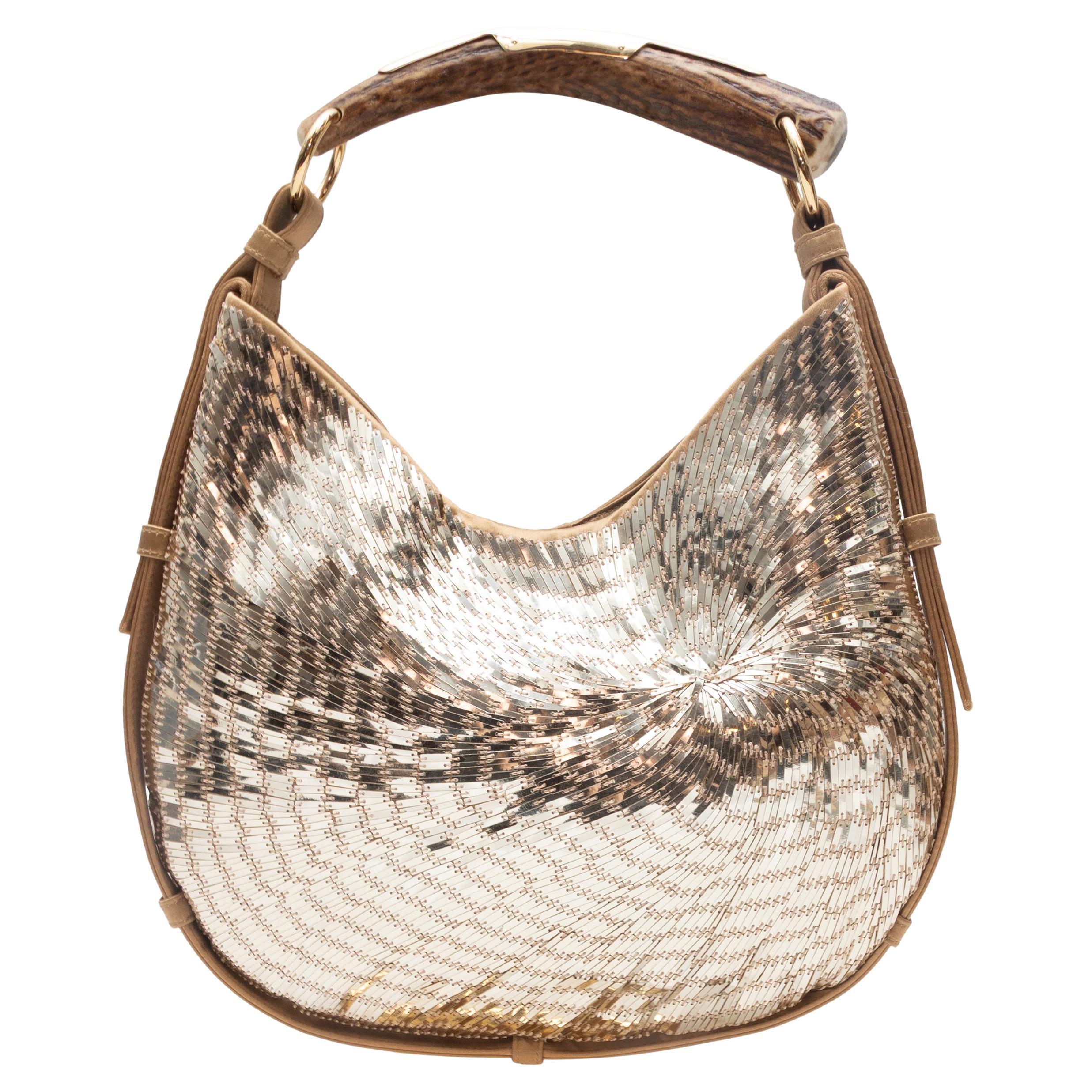 Goldfarbene Yves Saint Laurent Mombasa Umhängetasche mit Pailletten im Angebot