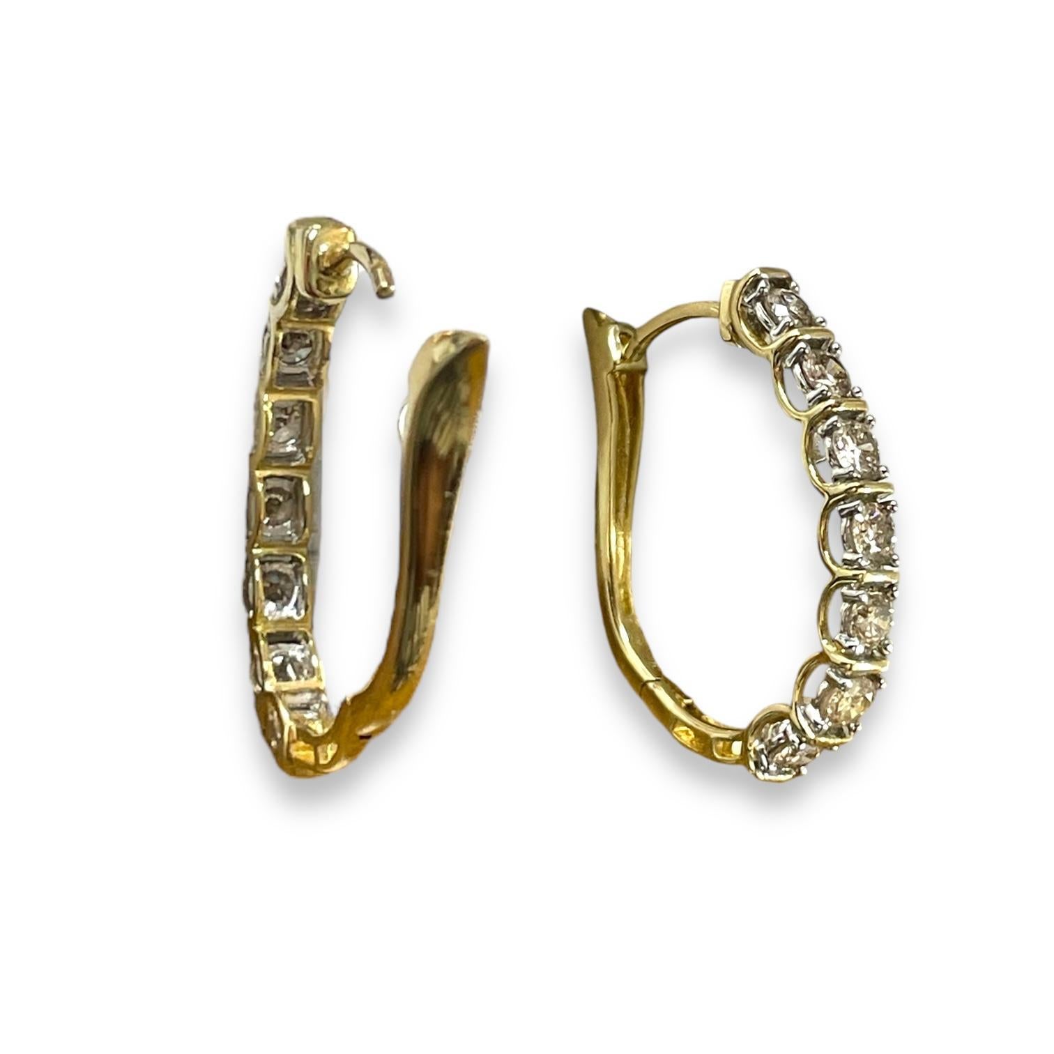 Moderne Créoles en or jaune 10 carats avec diamants éblouissants en vente