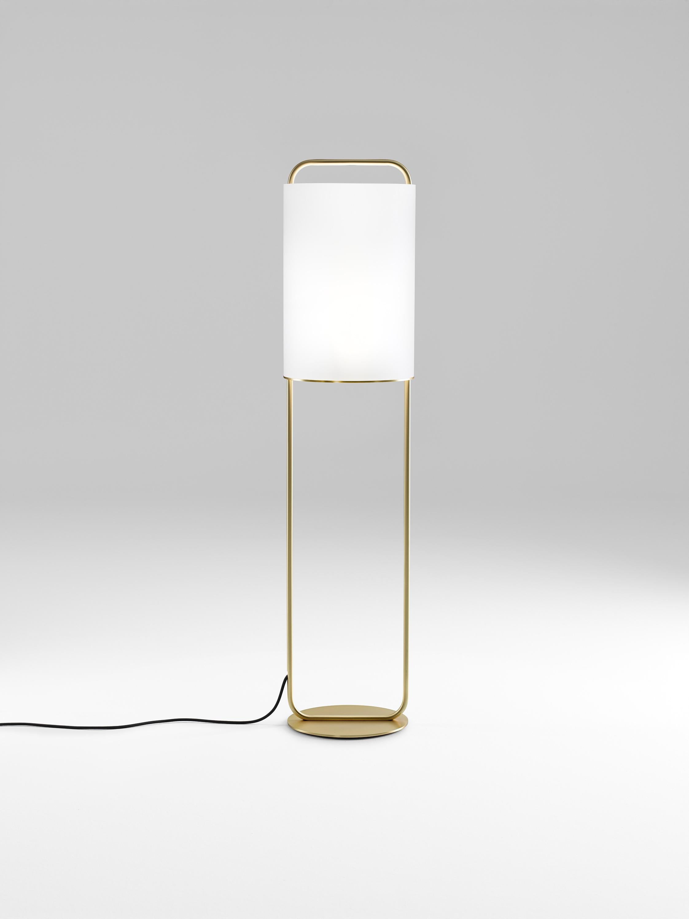 Golden Alistair P Floor Lamp by Parachilna
Dimensions: D 30 x H 130 cm
Materials: Steel Structure, Opal matt glass diffuser.  
Weight: 9.9 kg
ALISTAIR P - GOLDEN MATTE - BLOWN GLASS DIFFUSER

Formed by basic geometric shapes: circle base, squared