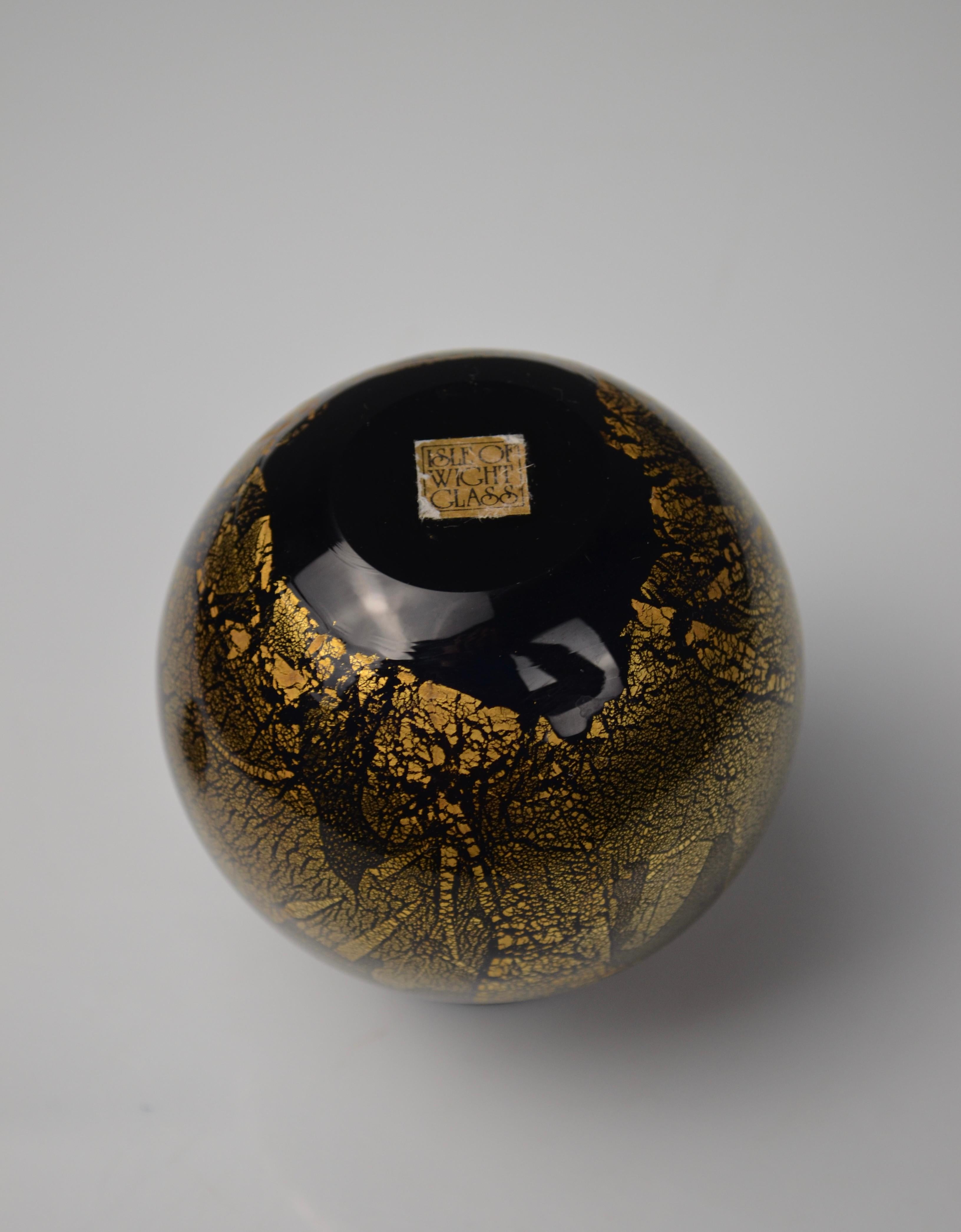 Bottiglia di profumo in vetro dorato e nero iridescente di Isle of Wight Studio Glass in vendita 3
