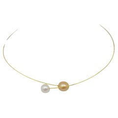 Collar de Oro y Perlas Blancas en Oro Amarillo de 18k