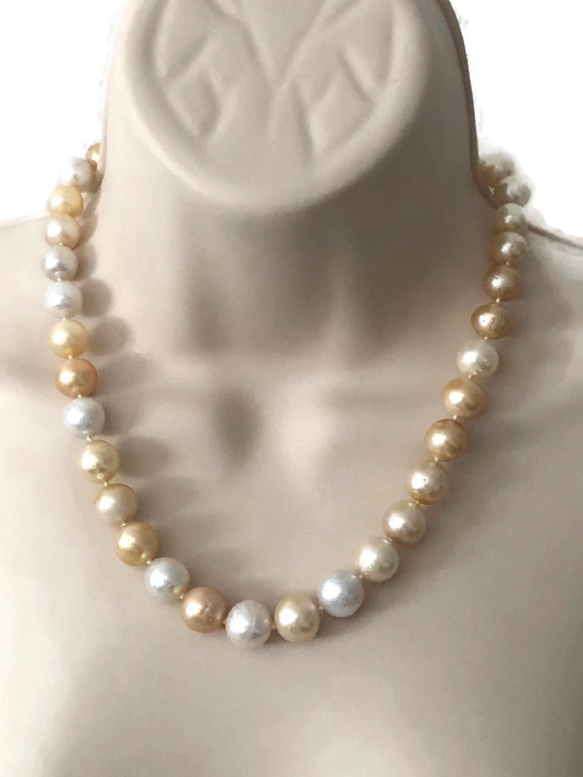 Golden and White South Sea Pearl Necklace with a 14 Karat Gold Diamond Clasp For Sale 1