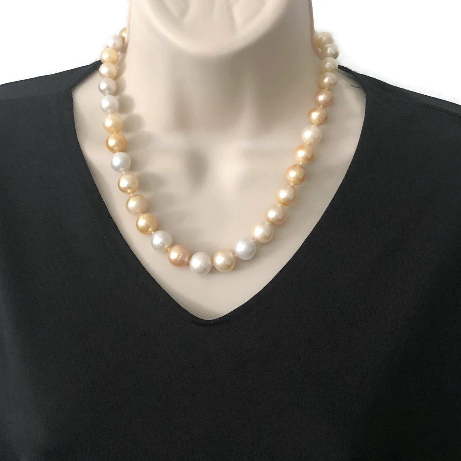 Golden and White South Sea Pearl Necklace with a 14 Karat Gold Diamond Clasp For Sale 2