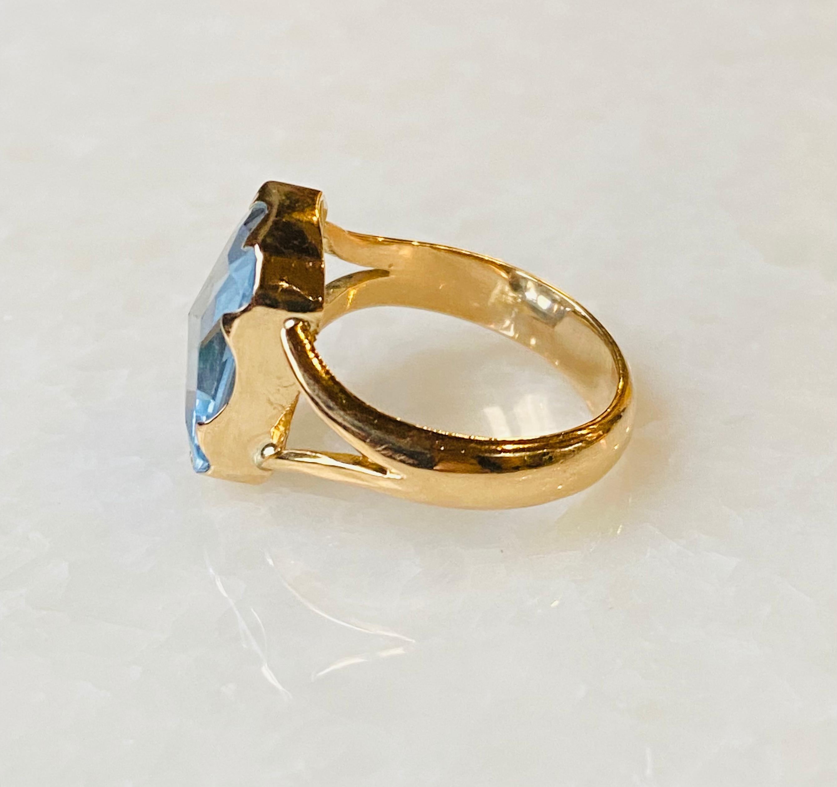 Antique 18 carat yellow golden ring, 8 sides faceted aquamarine of 7.6 carat 2