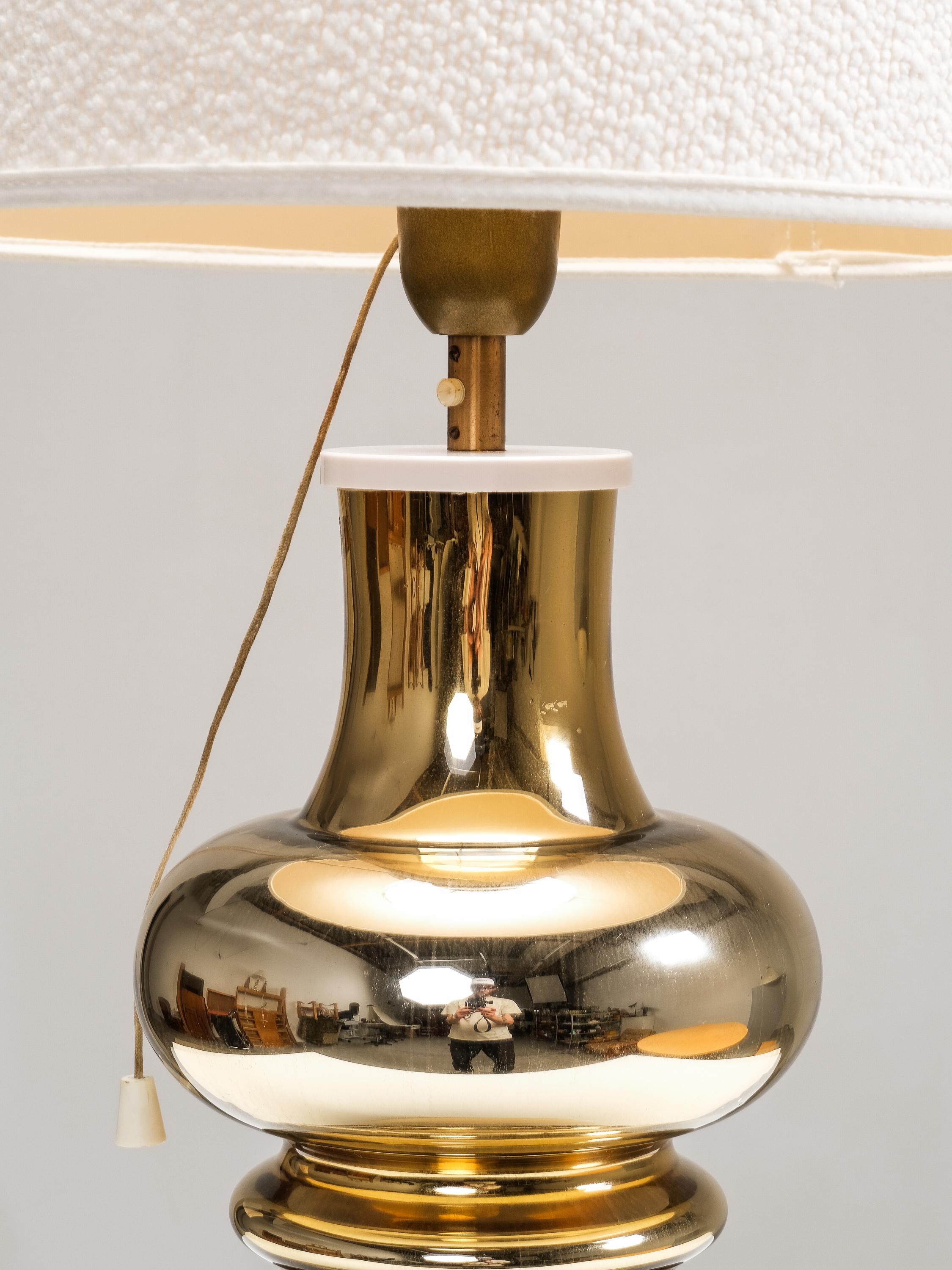Lámpara de sobremesa de vidrio artístico dorado de Gustav Leek para Flygsfors, Suecia, años 60 Vidrio en venta