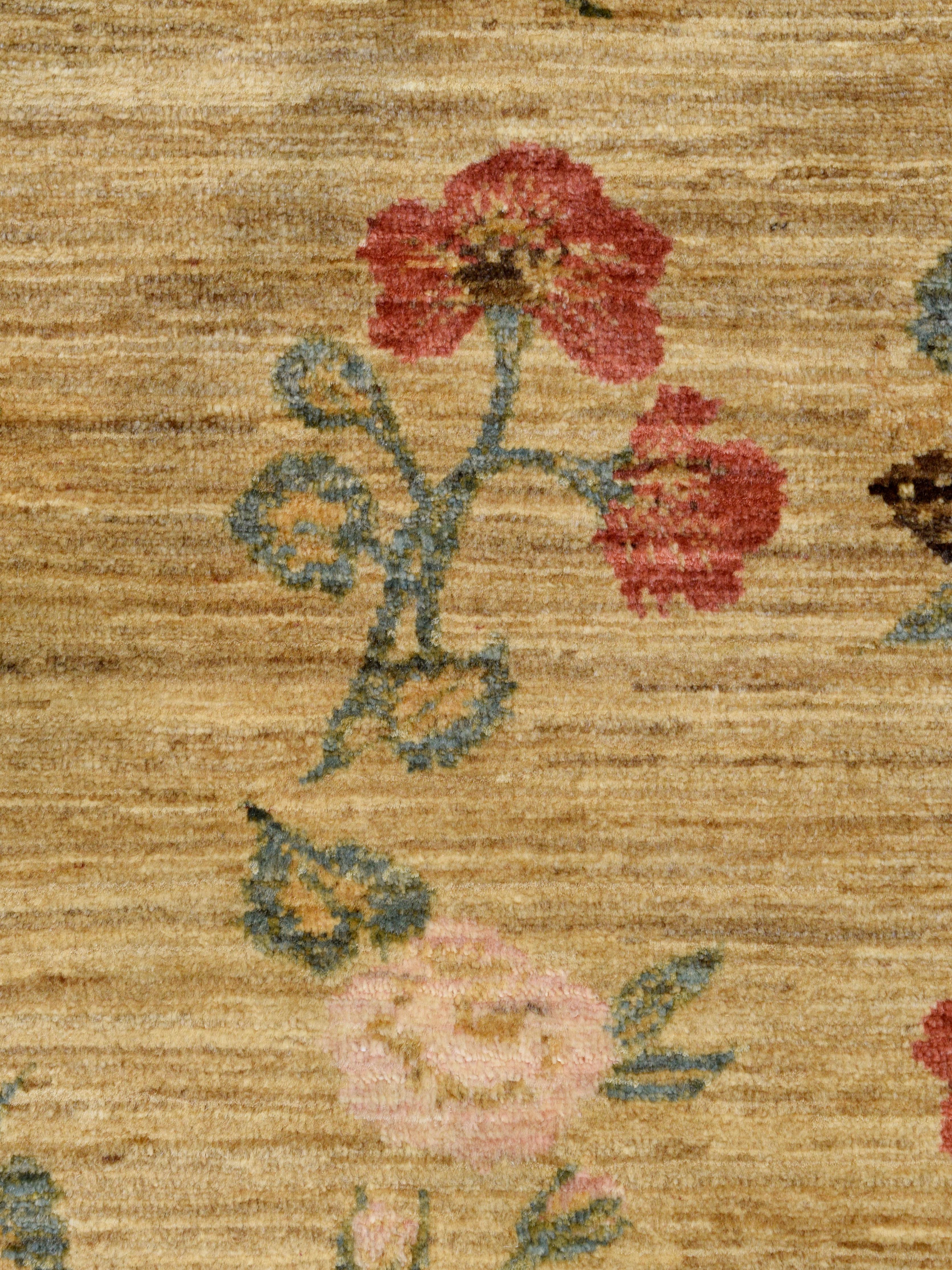 Golden Arts and Crafts Floral Teppich, organische pflanzengefärbte Wolle, 4′ × 6′ im Angebot 1