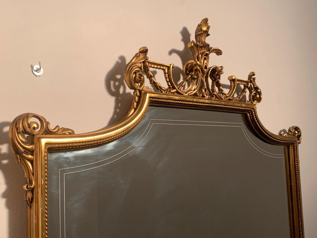 Miroir à dos doré avec lignes parallèles, années 1950 en vente 2