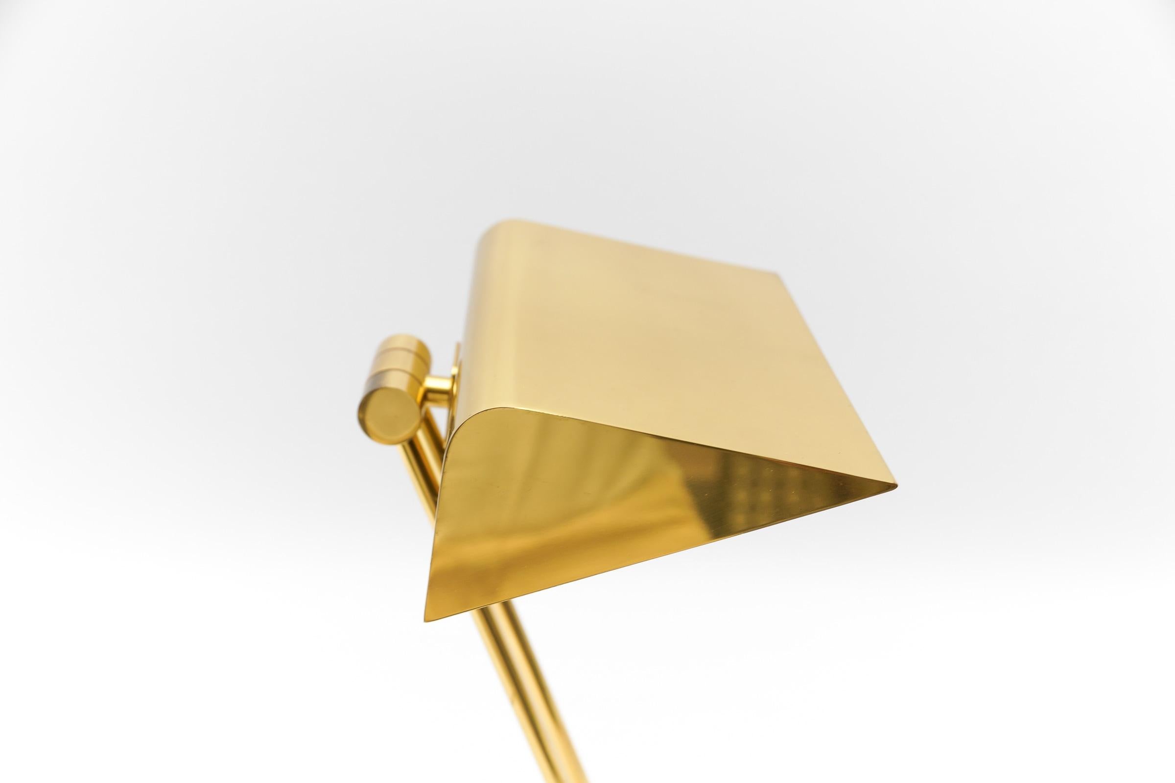 Goldene Bankers-Tischlampe auf Marmorfuß, 1960er Jahre im Angebot 4
