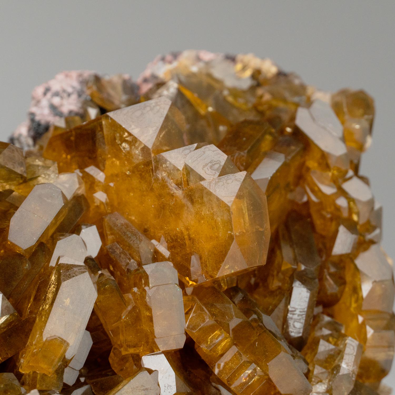 Golden Barite Crystals from Nandan County, Hechi, Guangxi, China In New Condition For Sale In New York, NY