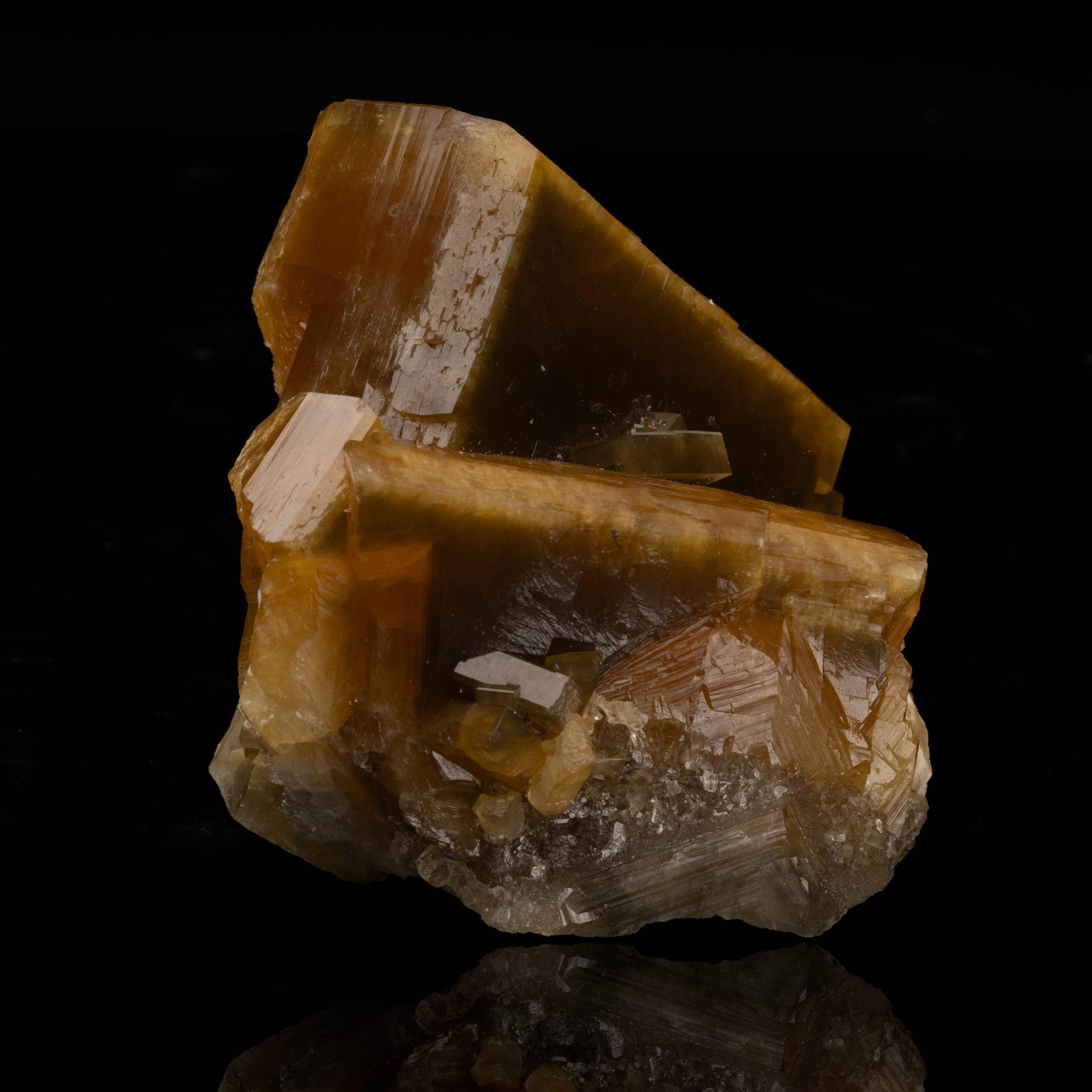 Golden Barite From China In New Condition For Sale In New York, NY