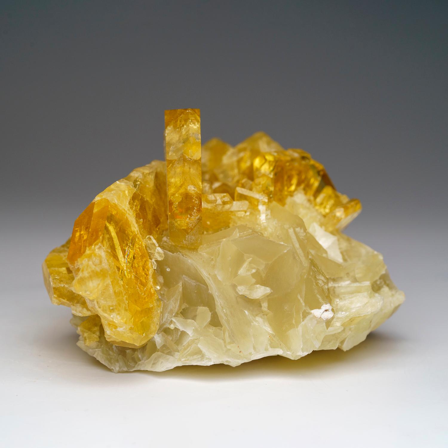 Golden Barite from Lushi, Henan Province, China (451.7 grams) In New Condition For Sale In New York, NY