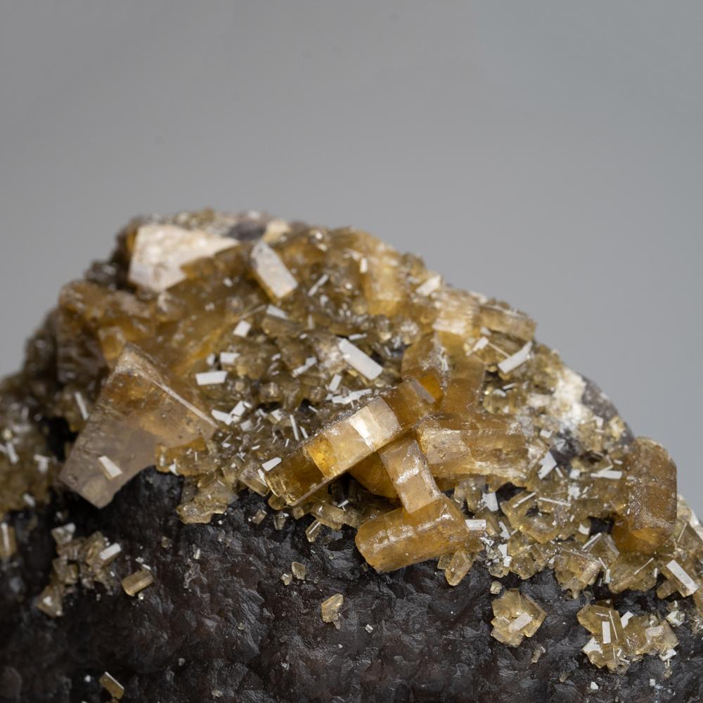 Barite dorée et fluorine de Lushi, province de Henan, Chine (4,25 livres) en vente 2