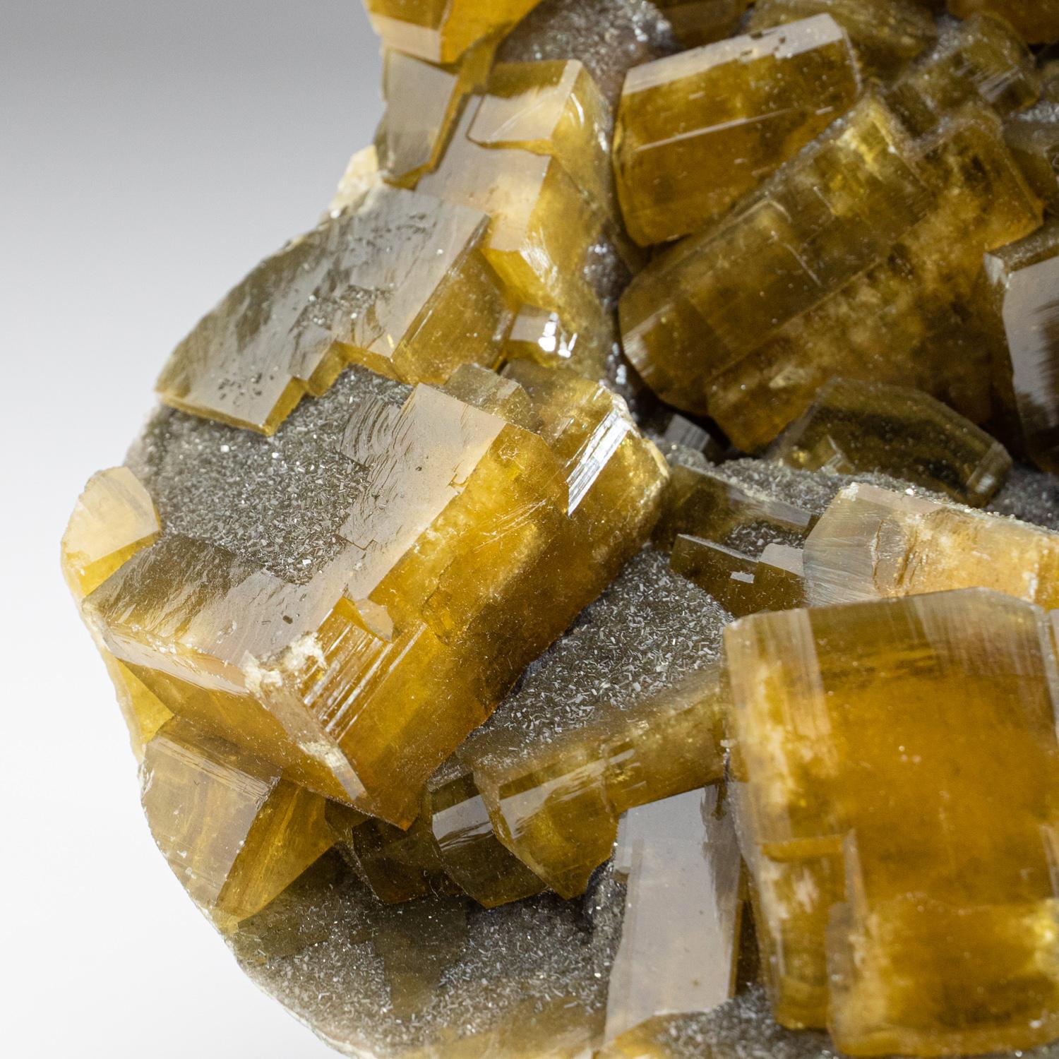 Barite dorata con cristalli di Marcasite dalla contea di Nandan, Hechi, Guangxi, Cina In condizioni ottime in vendita a New York, NY