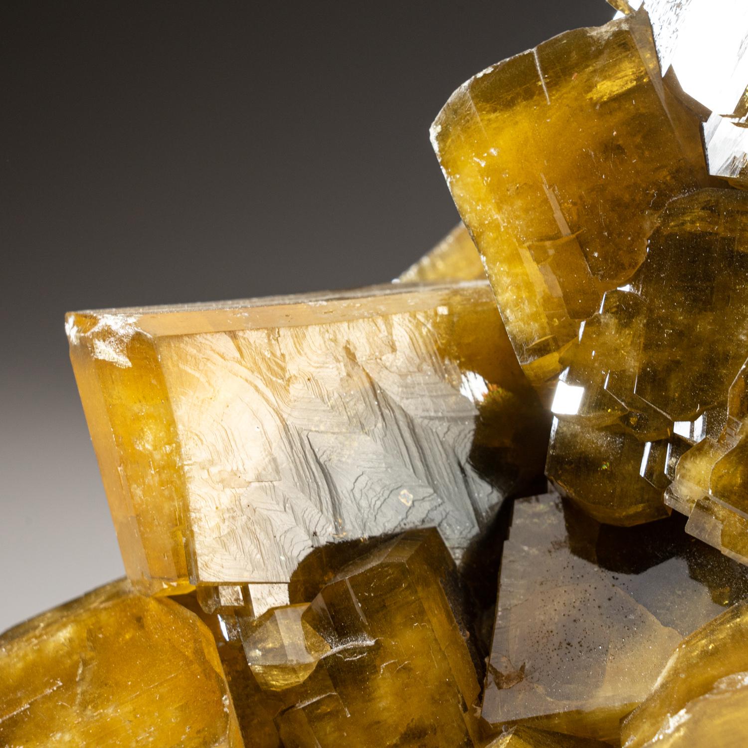 Barita dorada con cristales de marcasita del condado de Nandan, Hechi, Guangxi, China Chino en venta