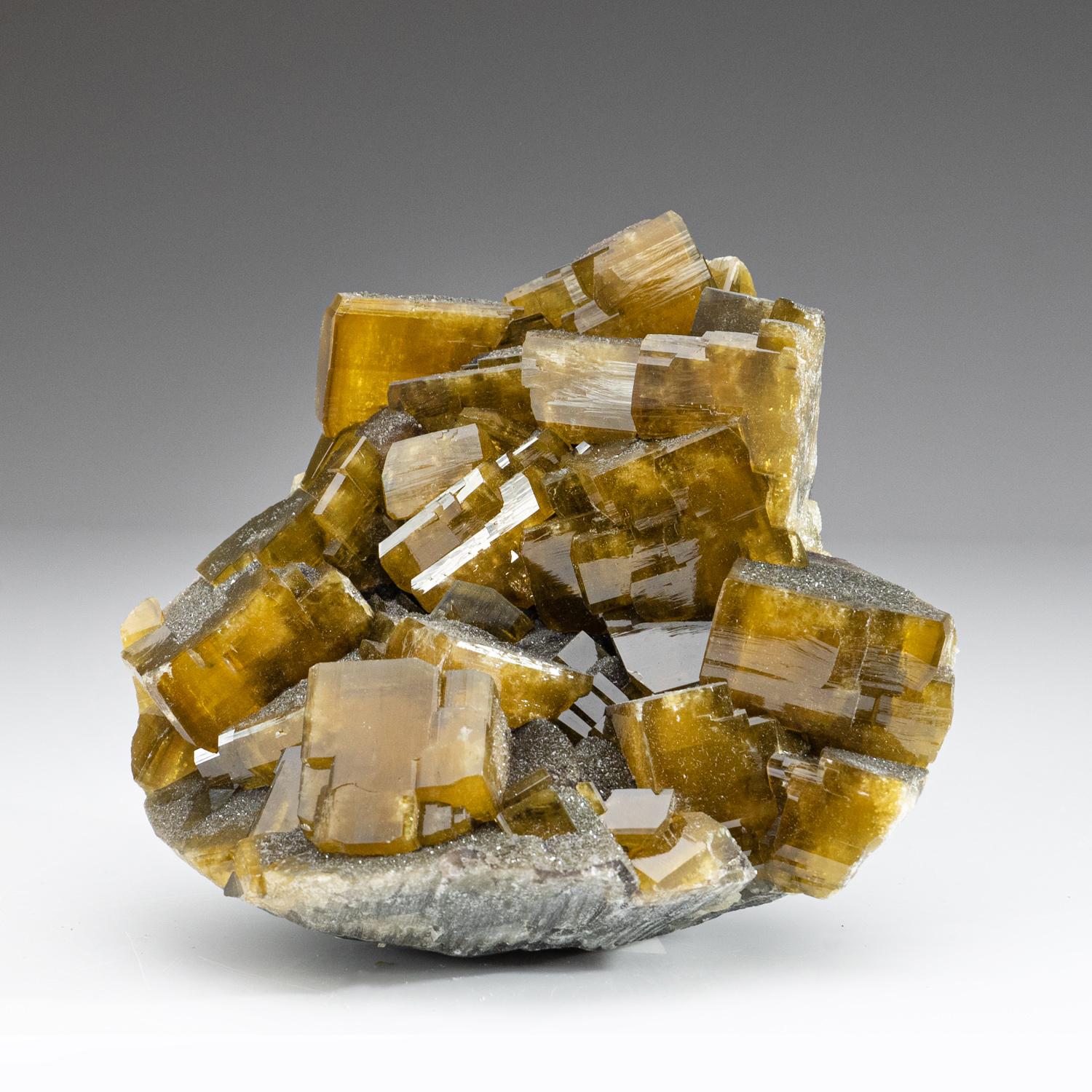 Altro Barite dorata con cristalli di Marcasite dalla contea di Nandan, Hechi, Guangxi, Cina in vendita