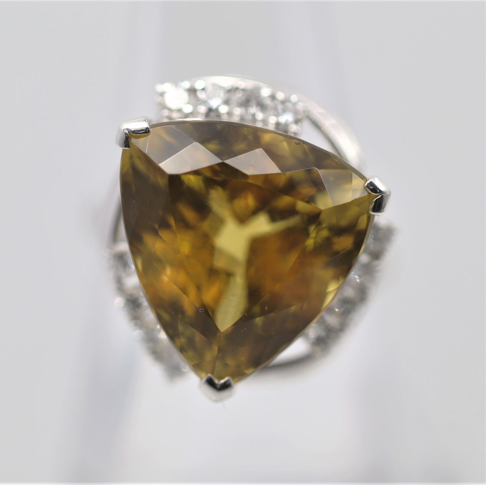 Golden Beryl Diamond Platinum Ring In New Condition For Sale In Beverly Hills, CA