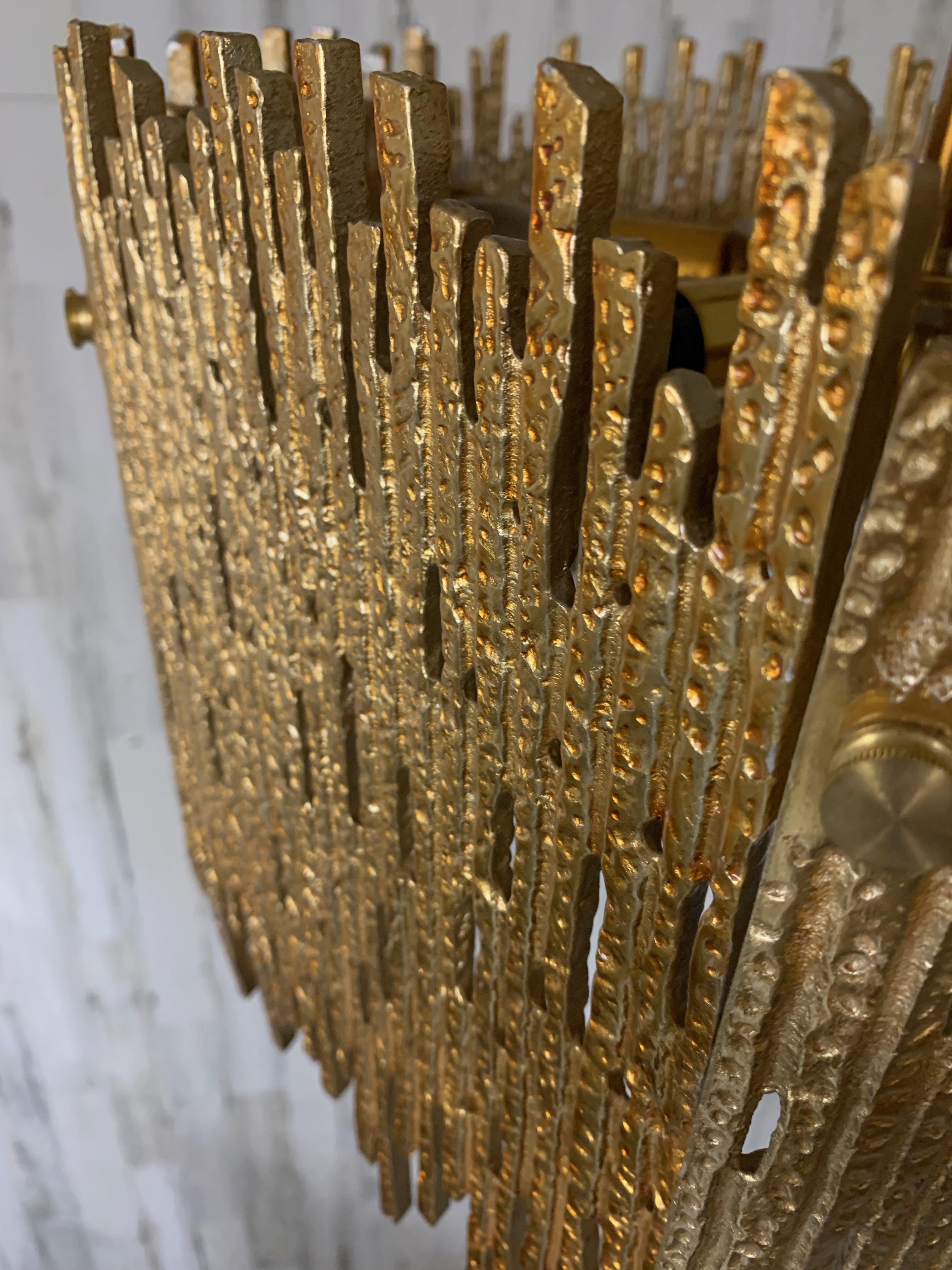 Pendentif brutaliste en laiton doré de Moe Lighting en vente 2