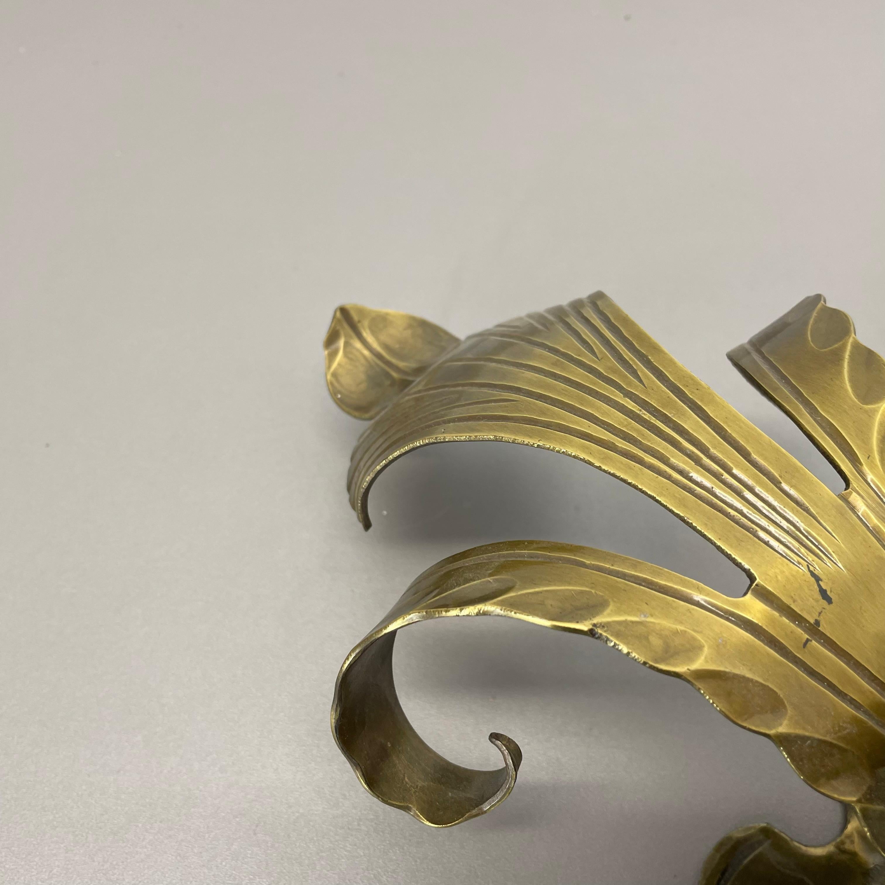 Golden brass Florentiner Leaf Theatre Wall Ceiling Light Sconce, Italy, 1960s For Sale 9