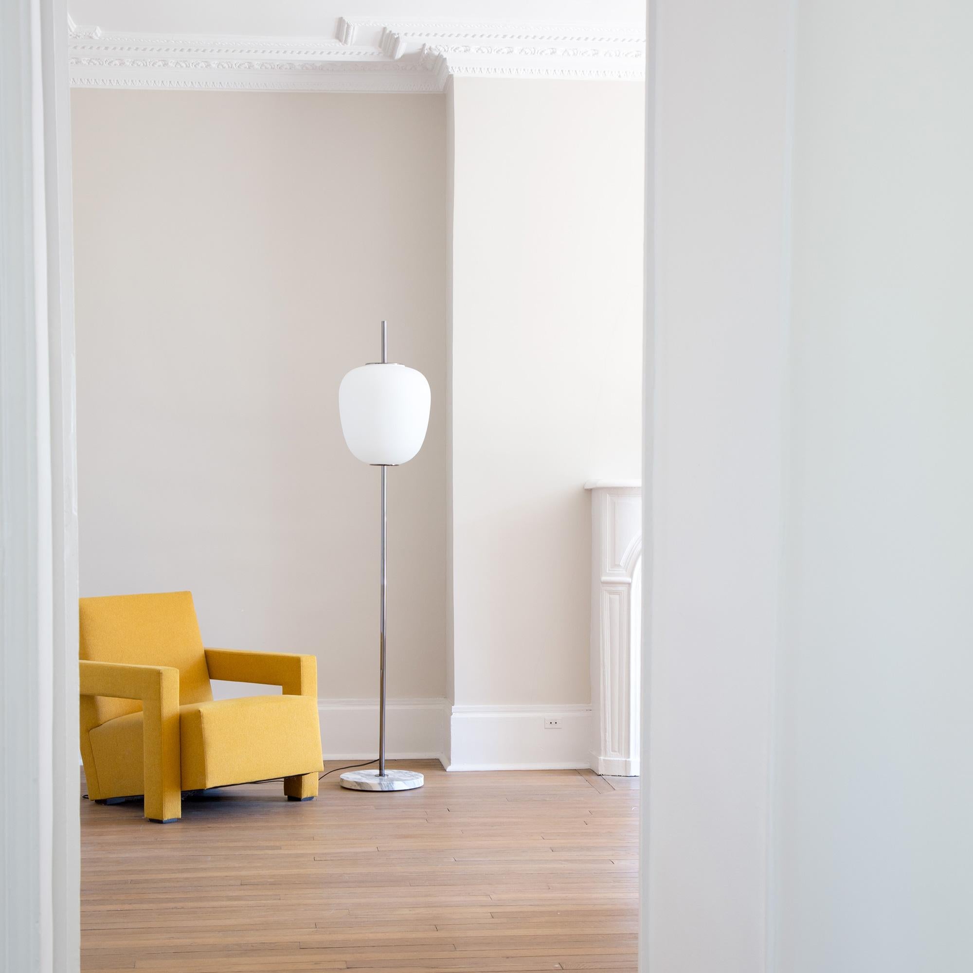 Postmoderne Lampadaire J14 en laiton doré de Disderot en vente