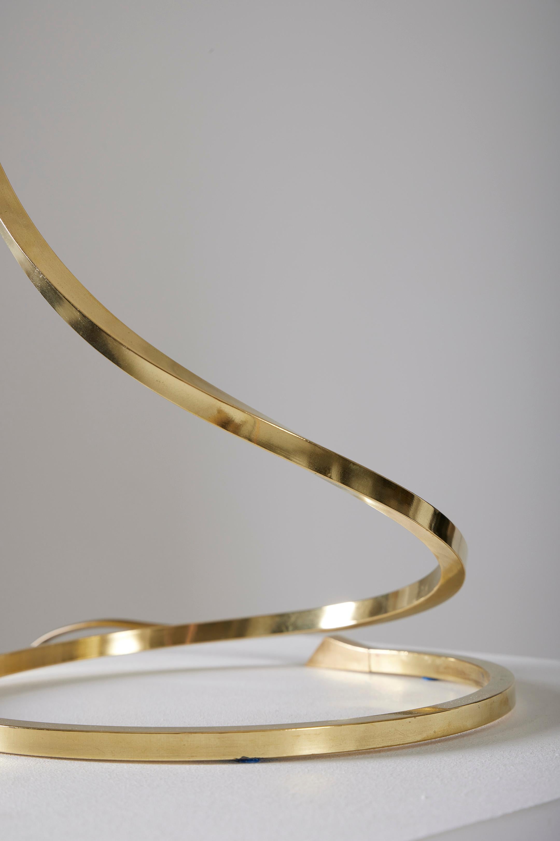 Golden brass lamp by Tommaso Barbi For Sale 6