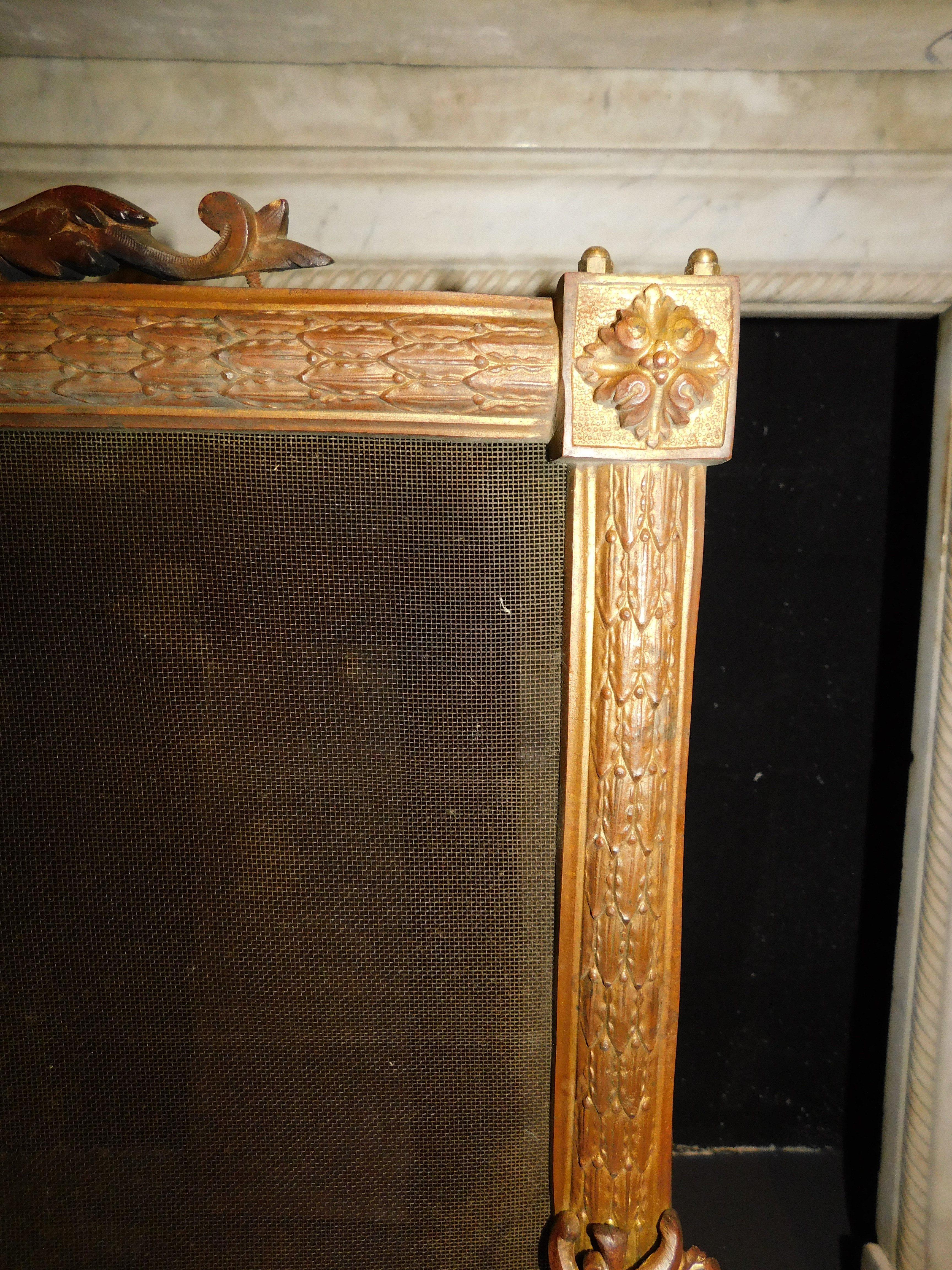 Antiquaire en maille de laiton doré avec décoration centrale, Italie en vente 3