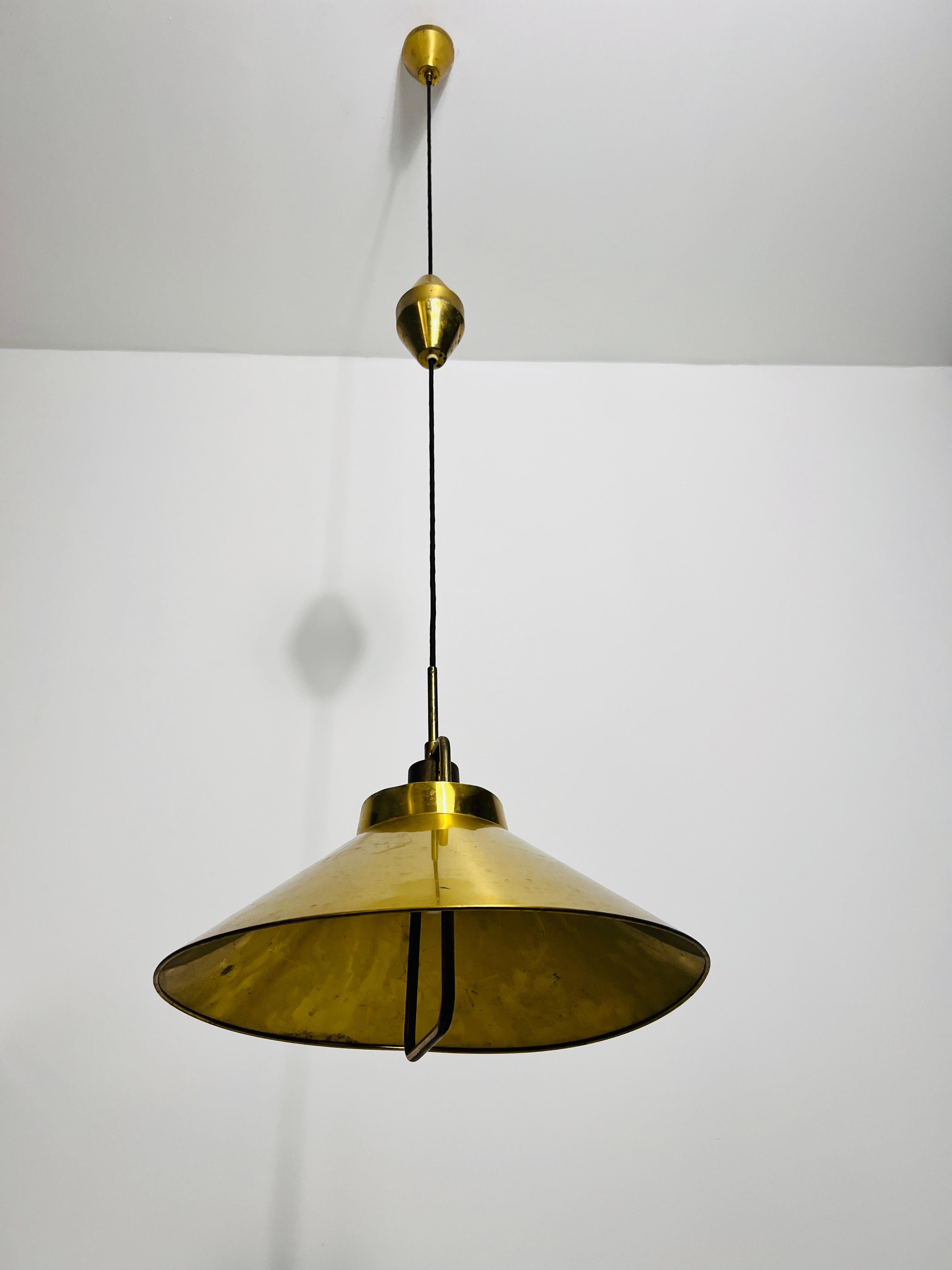 Lampada a sospensione in ottone dorato di Fritz Schlägel per Lyfa, anni '70 in vendita 4