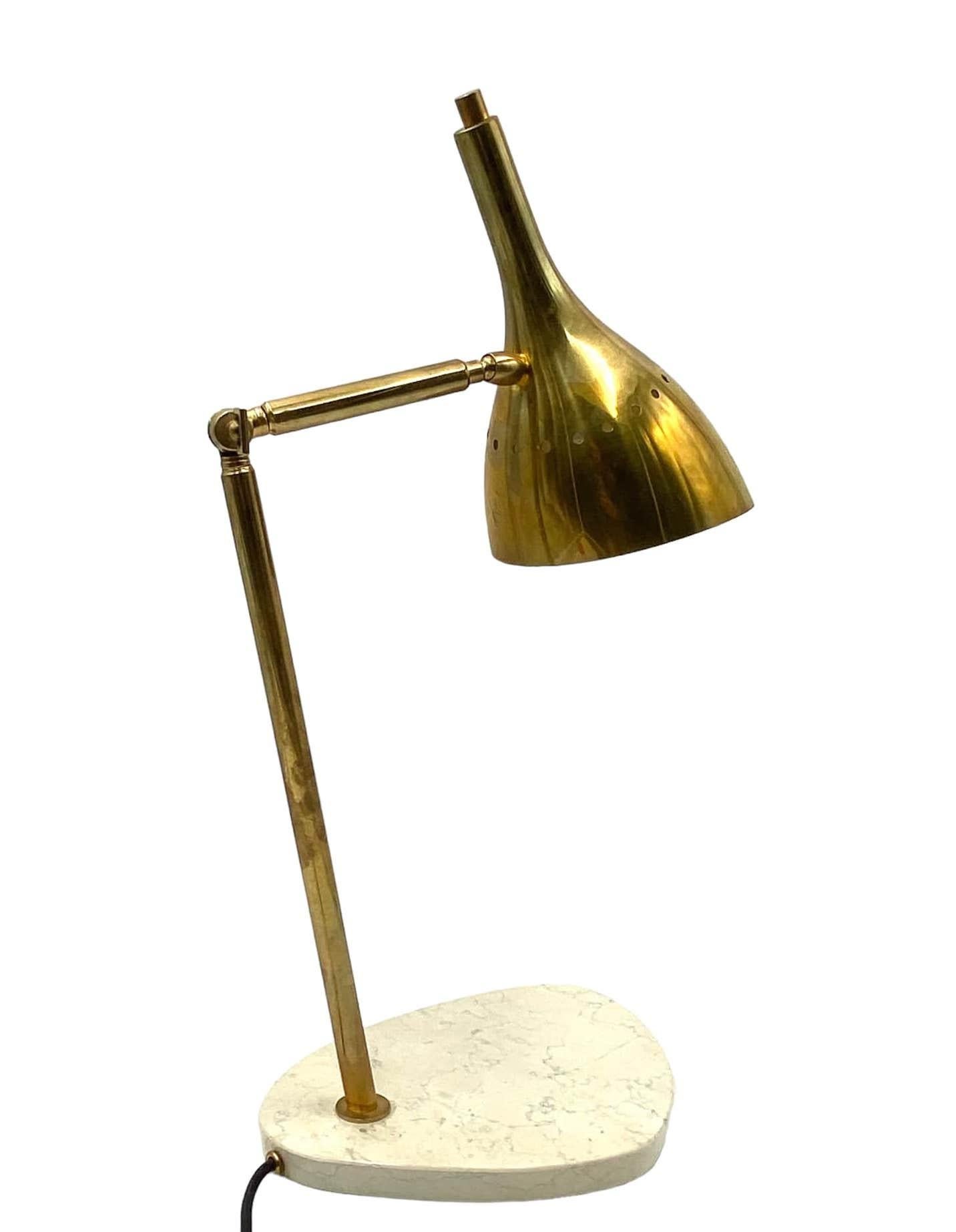 Golden Brass Table / Desk Lamp with Carrara Marble Base, Italy, circa 1980 For Sale 1