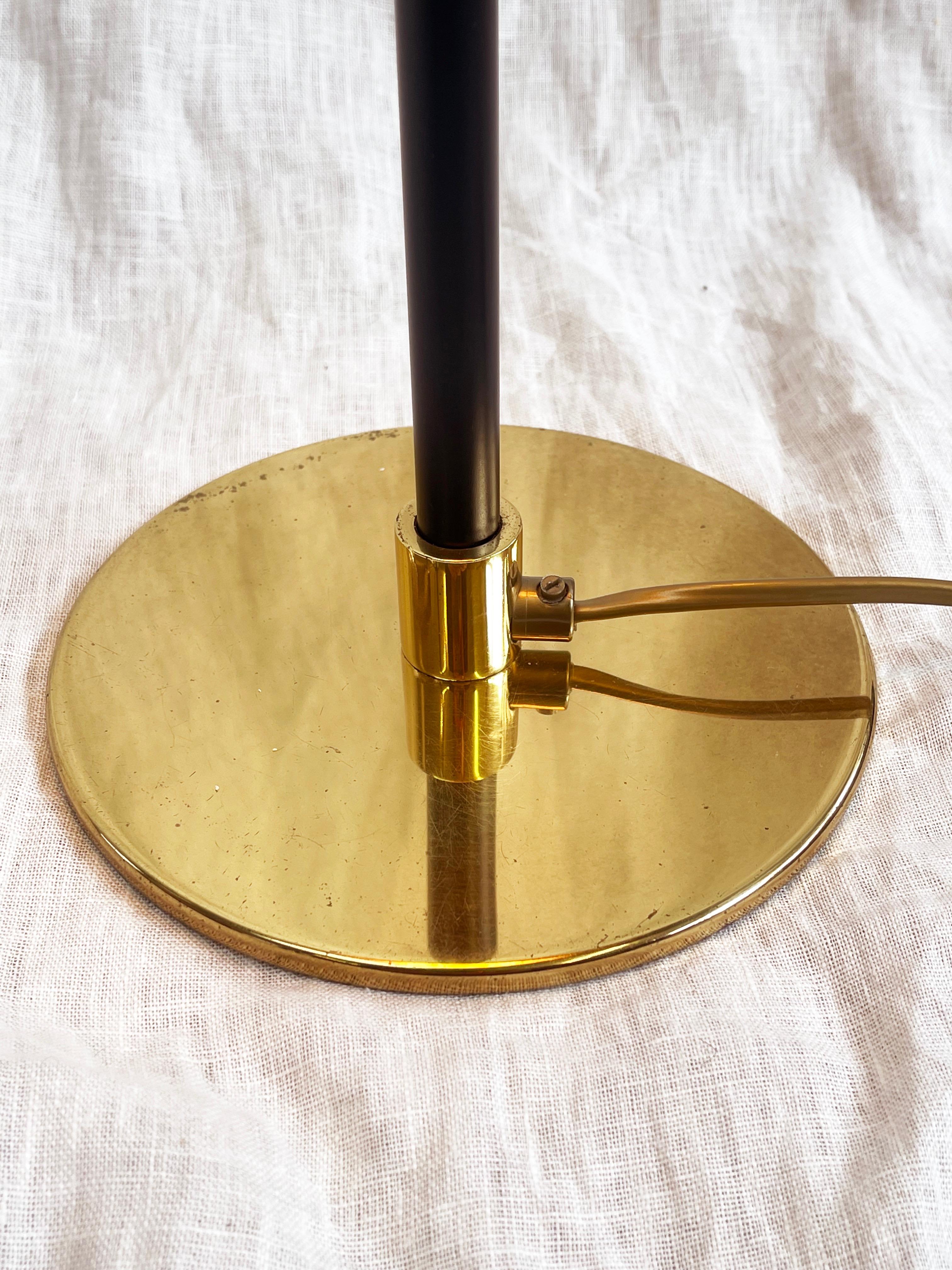 Lámpara de mesa de latón dorado de Hustadt, Hollywood Regency, Alemania en venta 2
