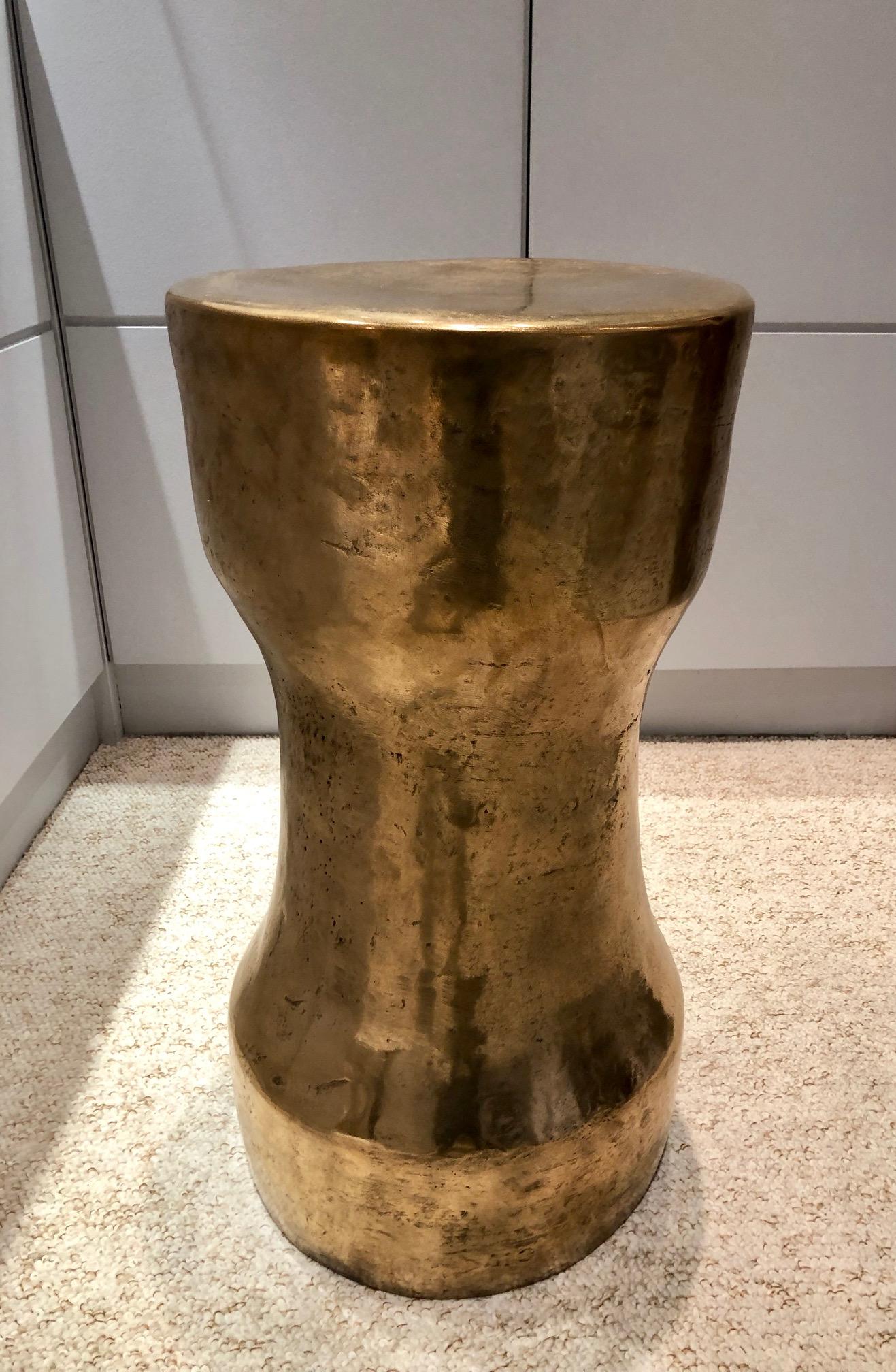 Stool or Side table in Bronze with Stylized Face Signed by Dalo In Excellent Condition In Paris, FR
