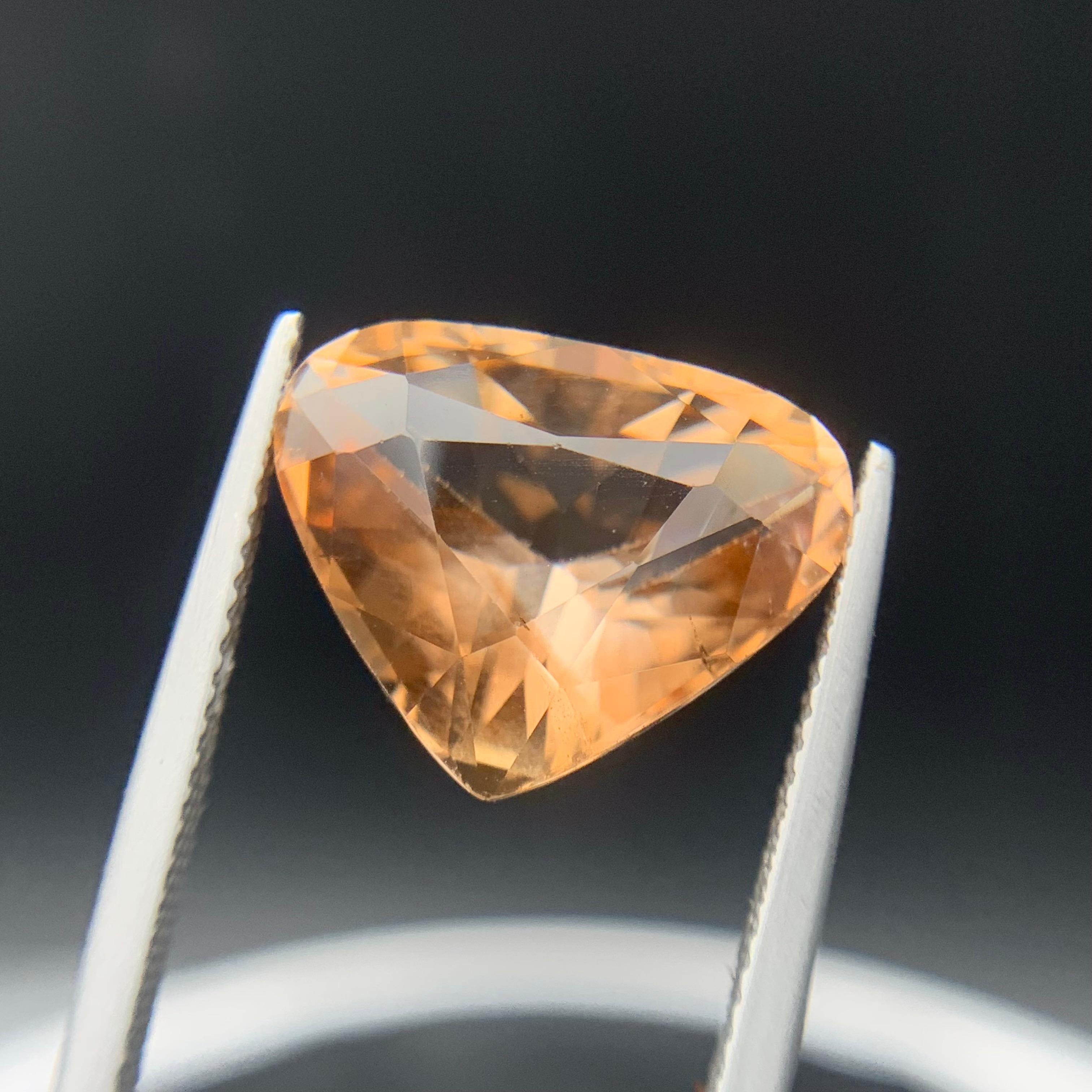 Golden Brown Natural Topaz Necklace Pendant Loose Gemstone 11.05 Carat Pear Cut For Sale 5