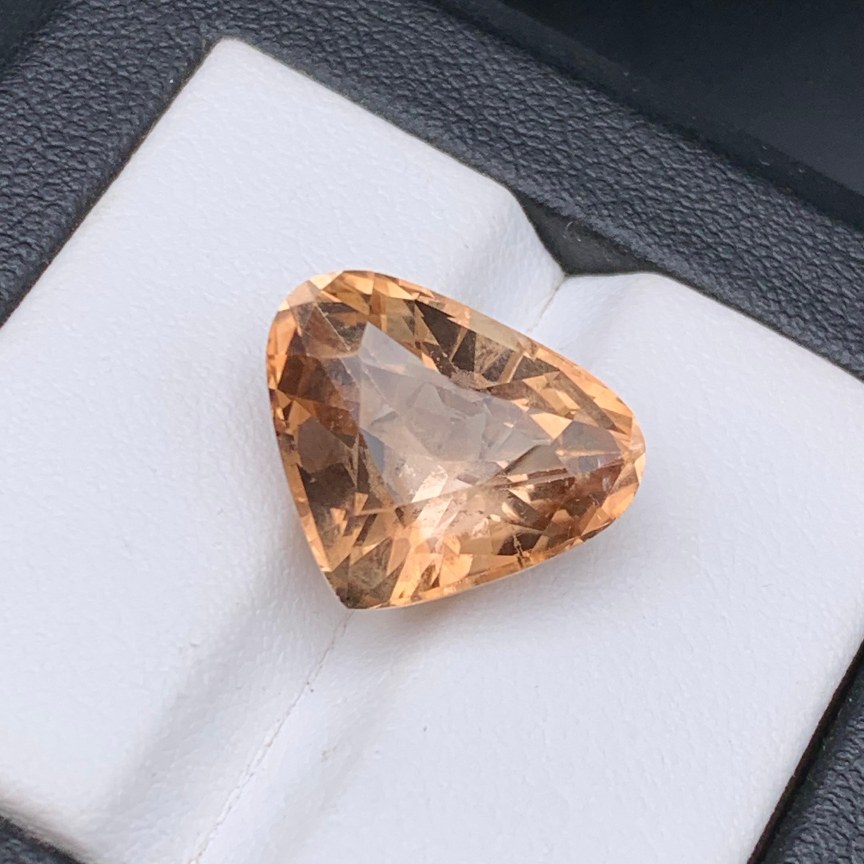 Golden Brown Natural Topaz Loose Gemstone for Necklace Pendant, Bracelet or any other Jewelry Setting Pear Cut from Skardu, Gilgit Pakistan!!

💎 GEMSTONE TYPE: Topaz
⚖️ WEIGHT: 11.05 Carat
🪚 SHAPE & CUT: Pear Cut
📏 SIZE (MM): 12.60 x 15.54 x