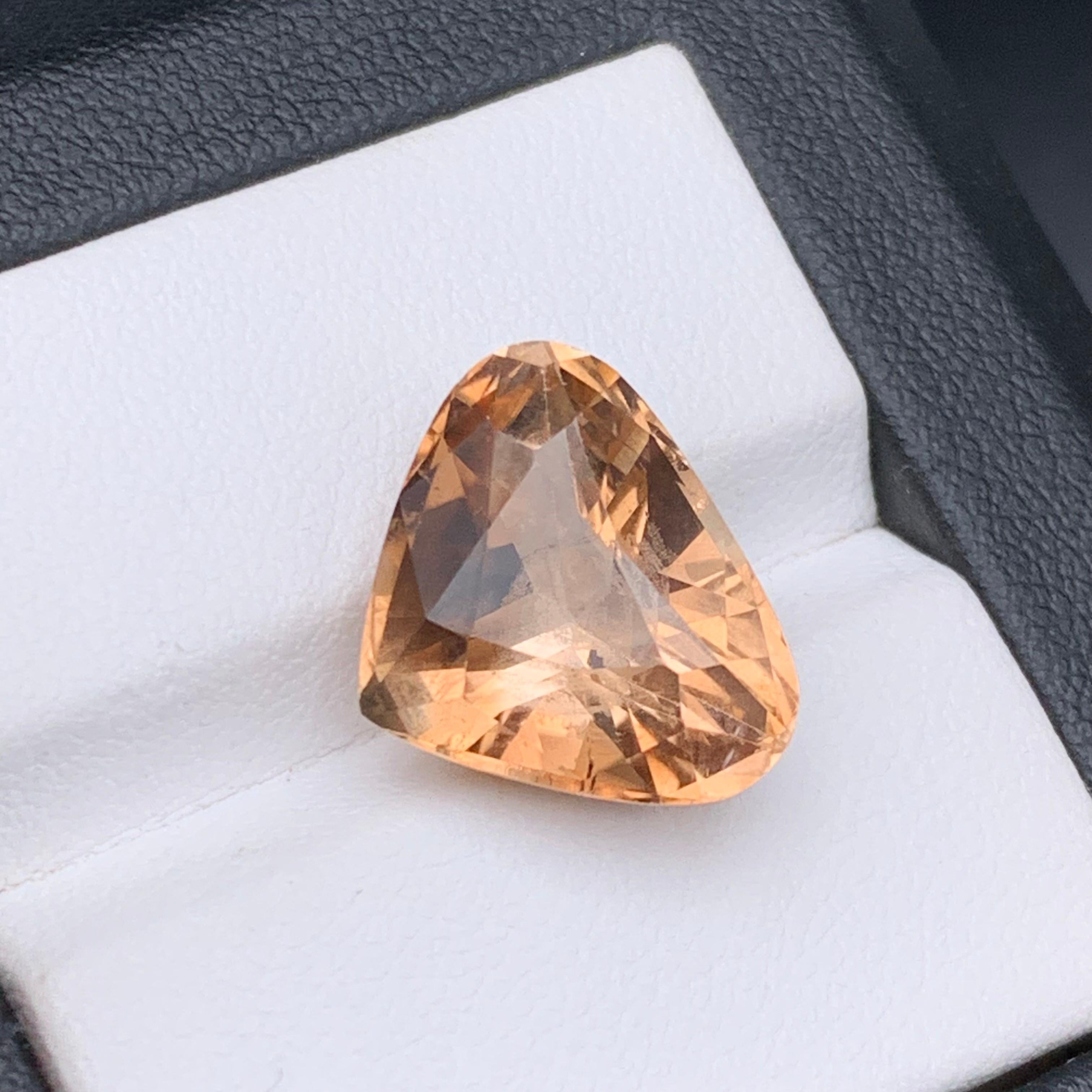 Golden Brown Natural Topaz Necklace Pendant Loose Gemstone 11.05 Carat Pear Cut In New Condition For Sale In Peshawar, PK