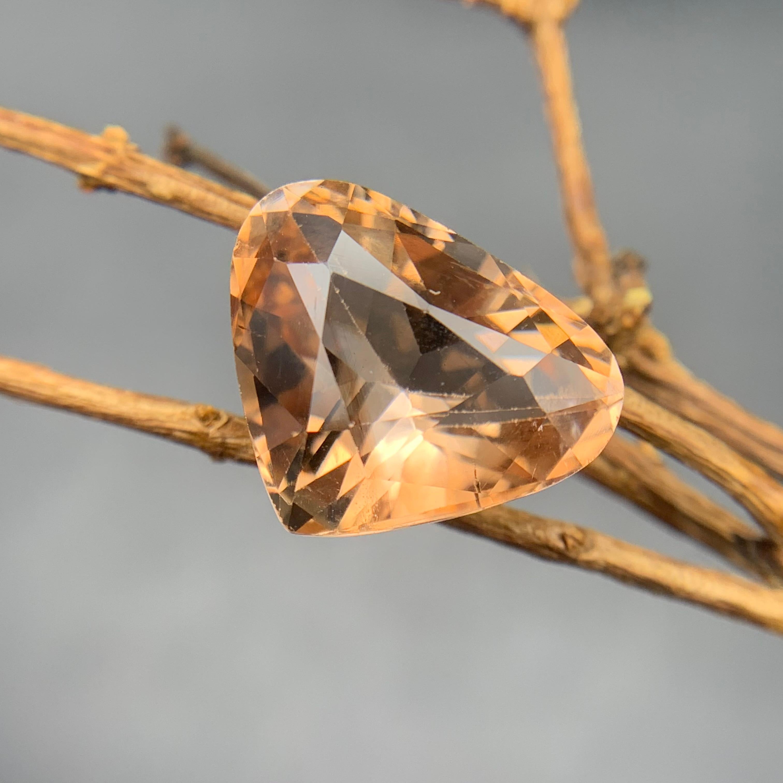 Women's or Men's Golden Brown Natural Topaz Necklace Pendant Loose Gemstone 11.05 Carat Pear Cut For Sale