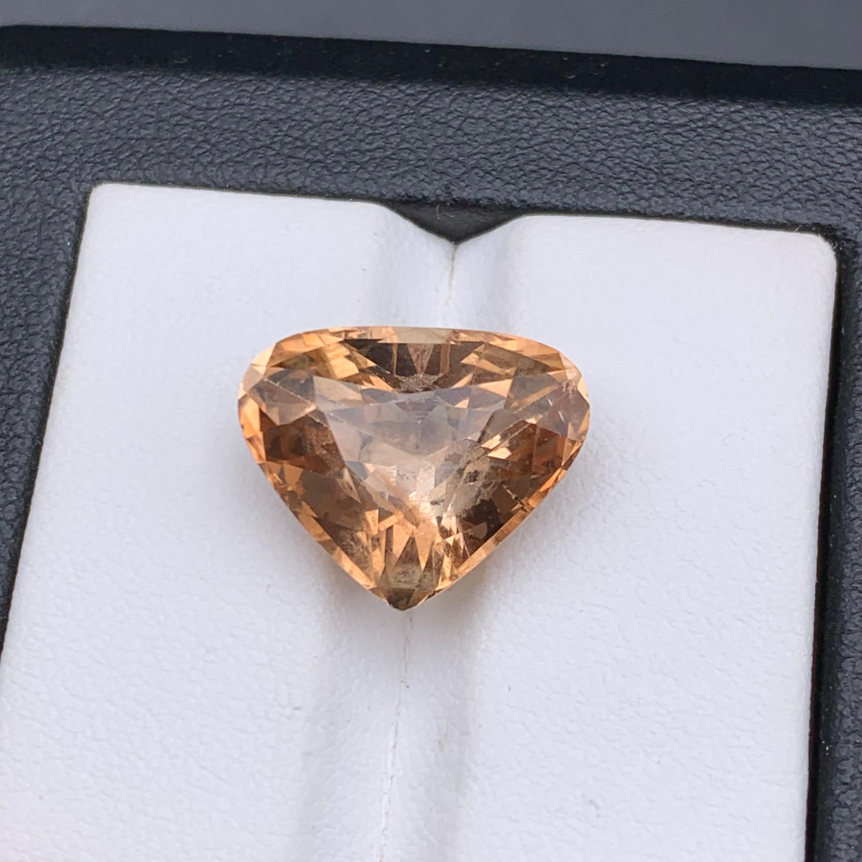Golden Brown Natural Topaz Necklace Pendant Loose Gemstone 11.05 Carat Pear Cut For Sale 4