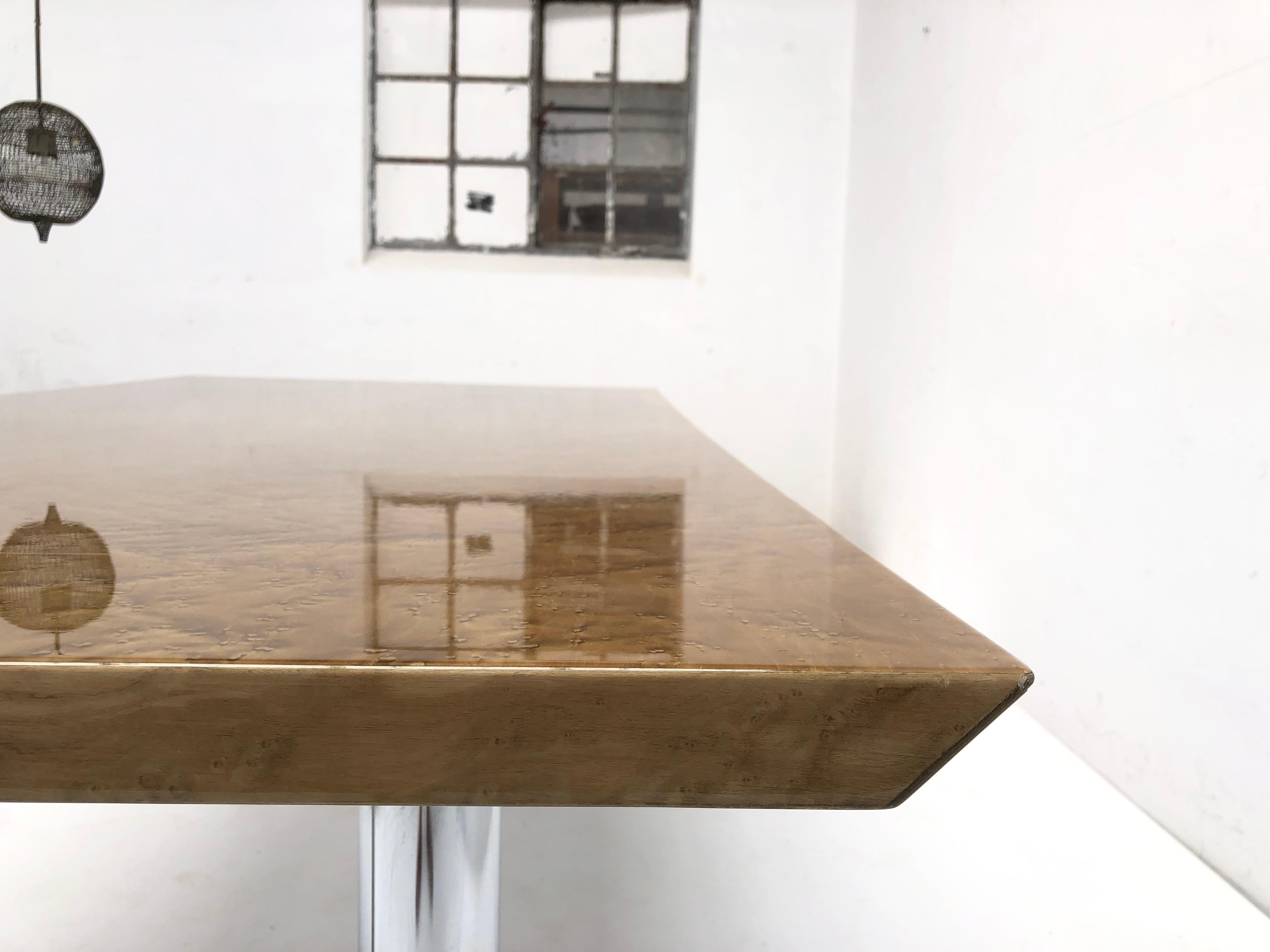 Mid-Century Modern Golden Burlwood Dining table or Desk Giovanni Offredi for Saporiti, 1980s For Sale
