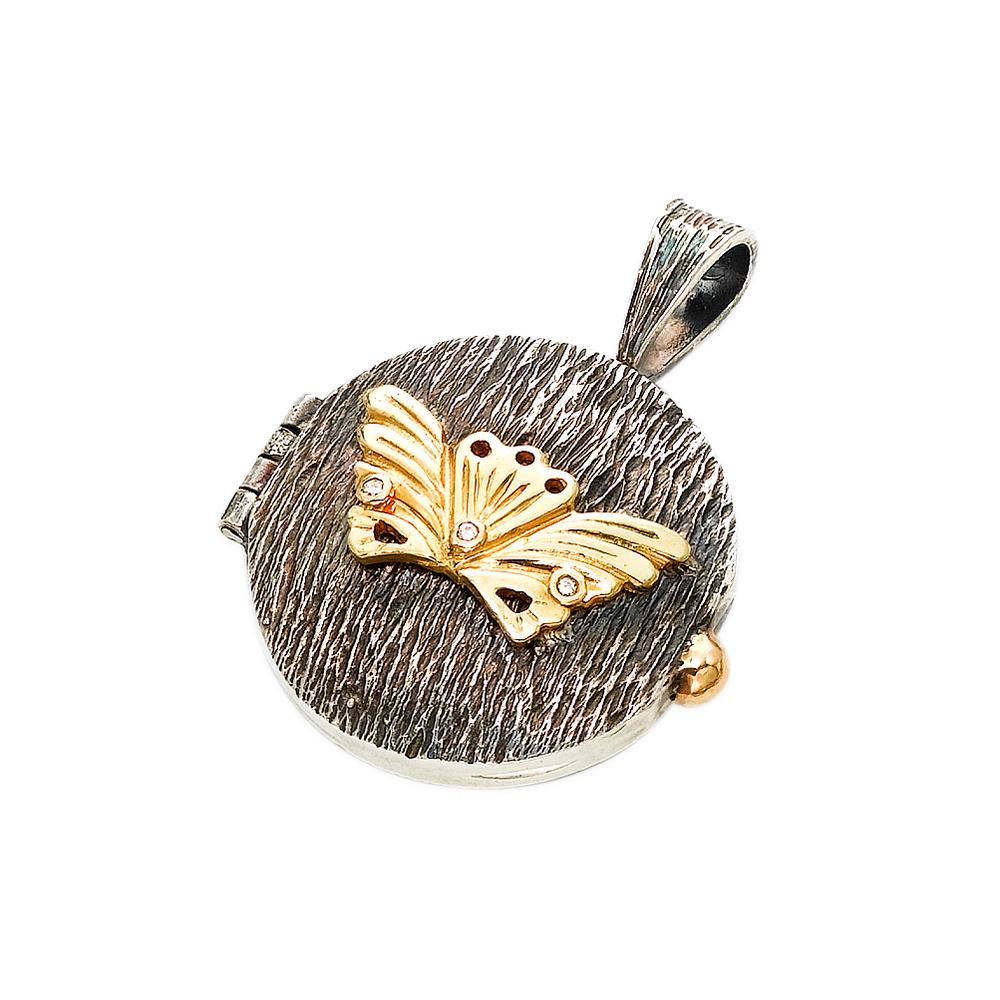 18k Gold Butterfly Hinged Locket with Diamonds and Spinels In New Condition For Sale In Solana Beach, CA